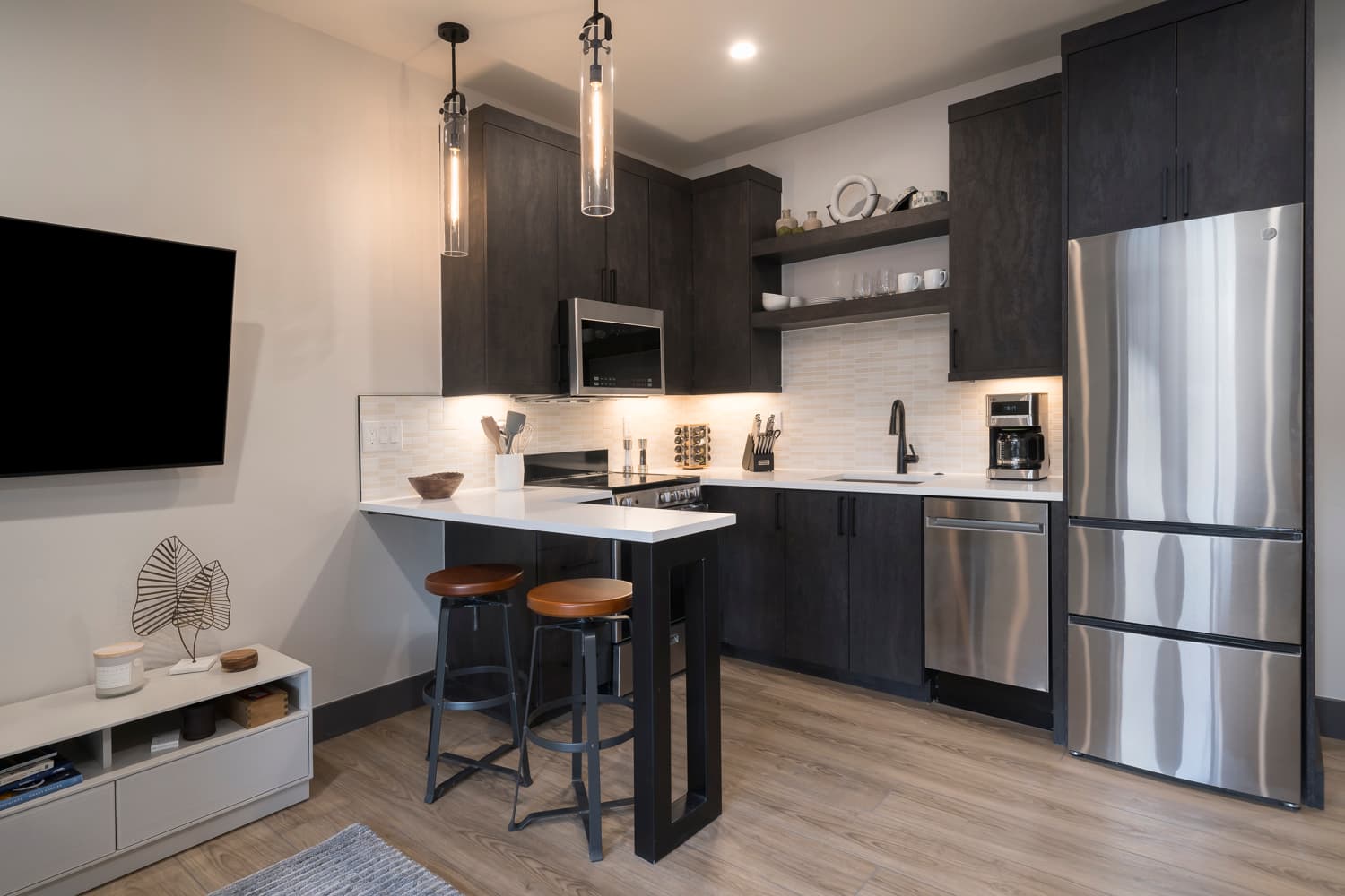 Hilltop Haven - Image 2