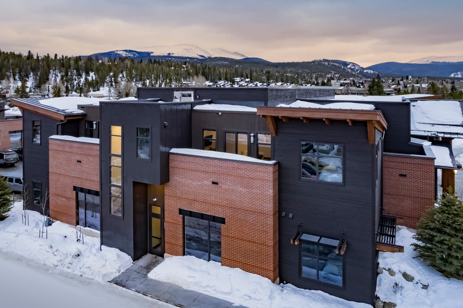 Hilltop Haven - Image 11