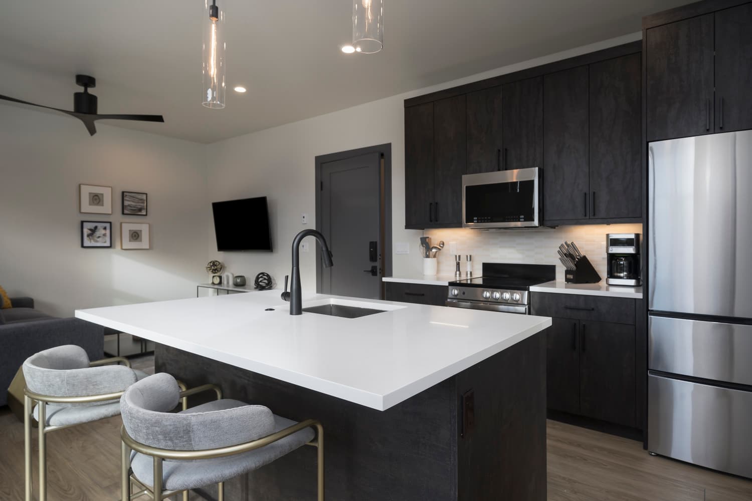 Snowcap Hideaway - Image 2