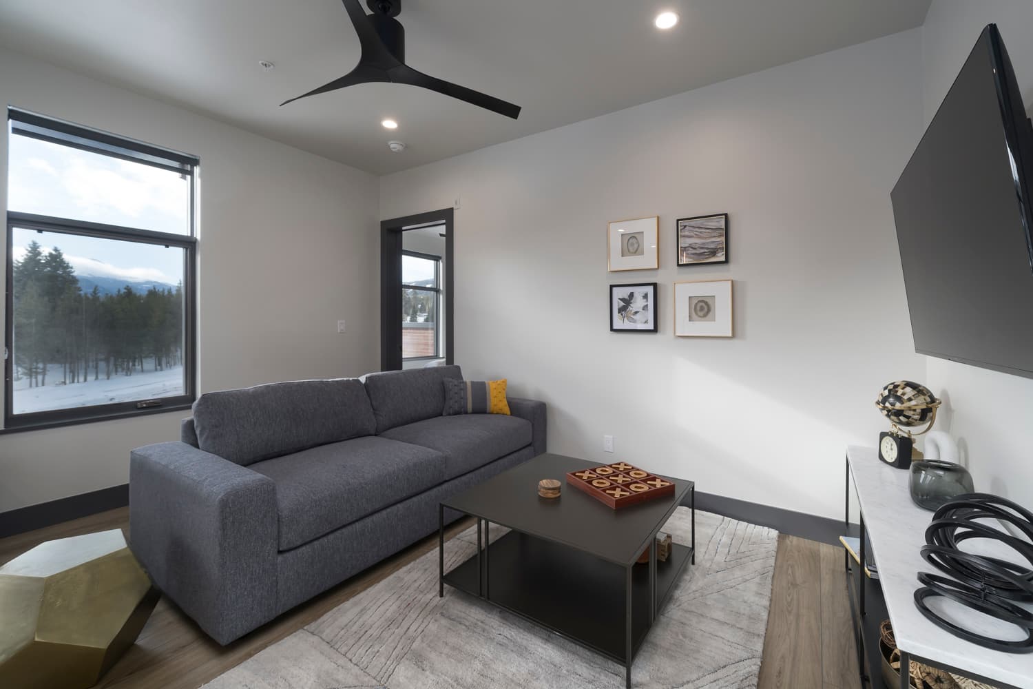 Snowcap Hideaway - Image 4