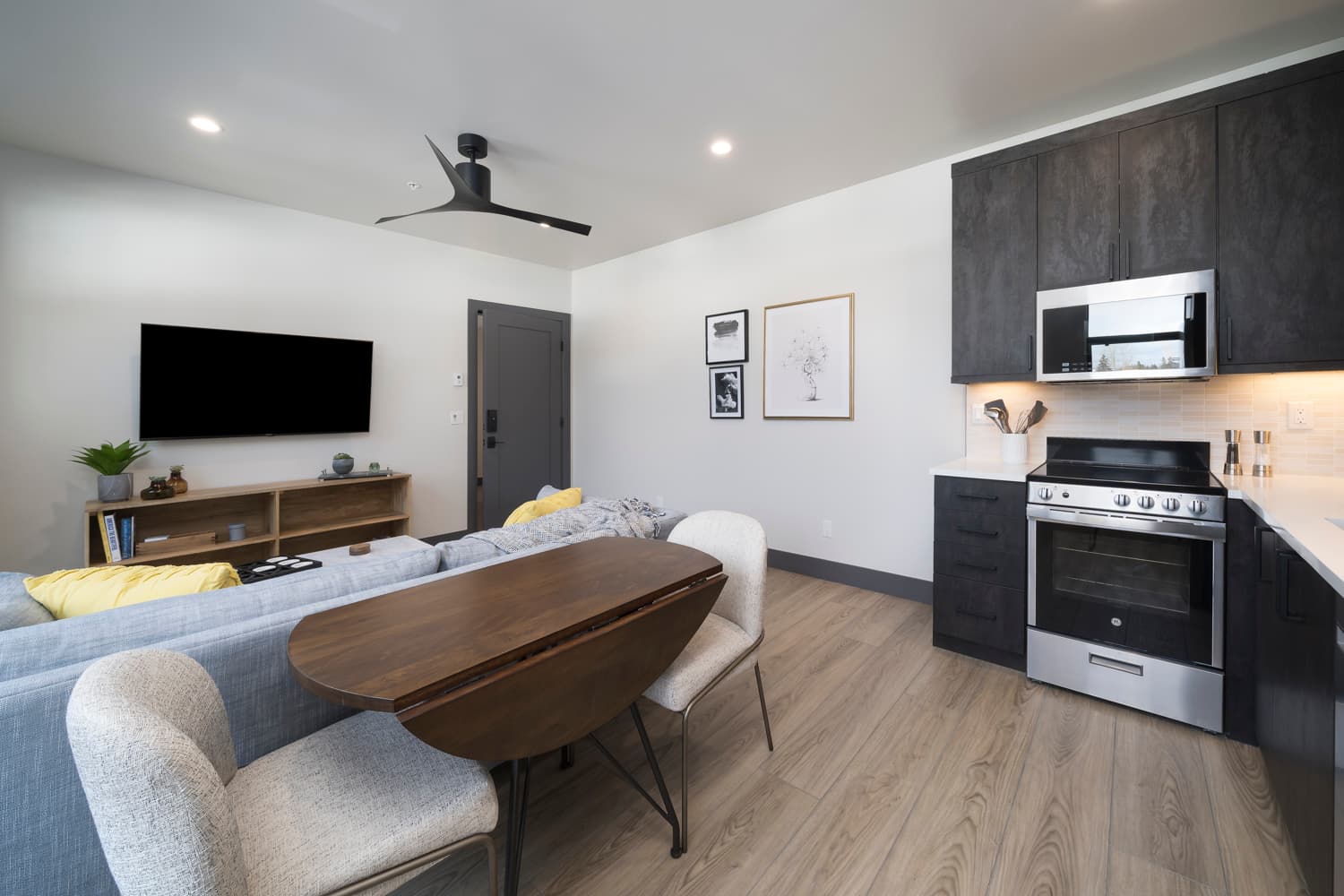 Majestic Mountain Manor - Image 4