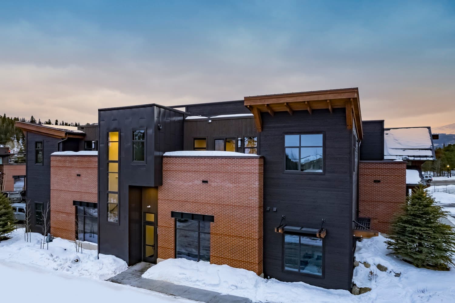 Majestic Mountain Manor - Image 7