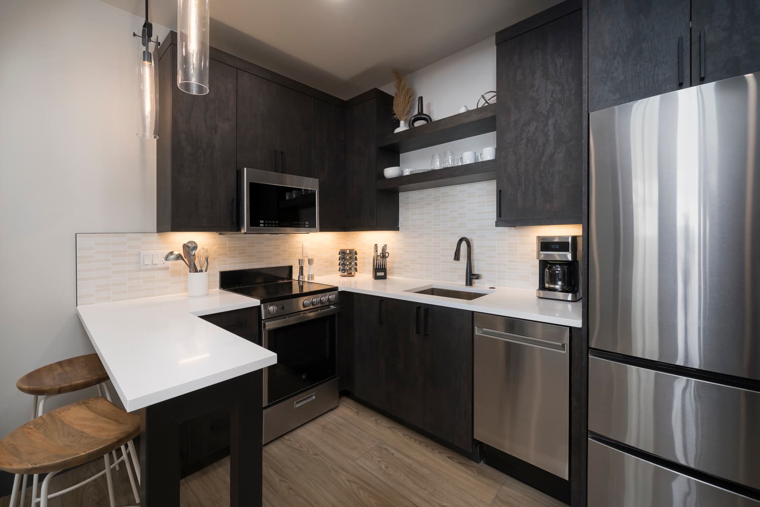 Modern Mountain Residence - Image 2