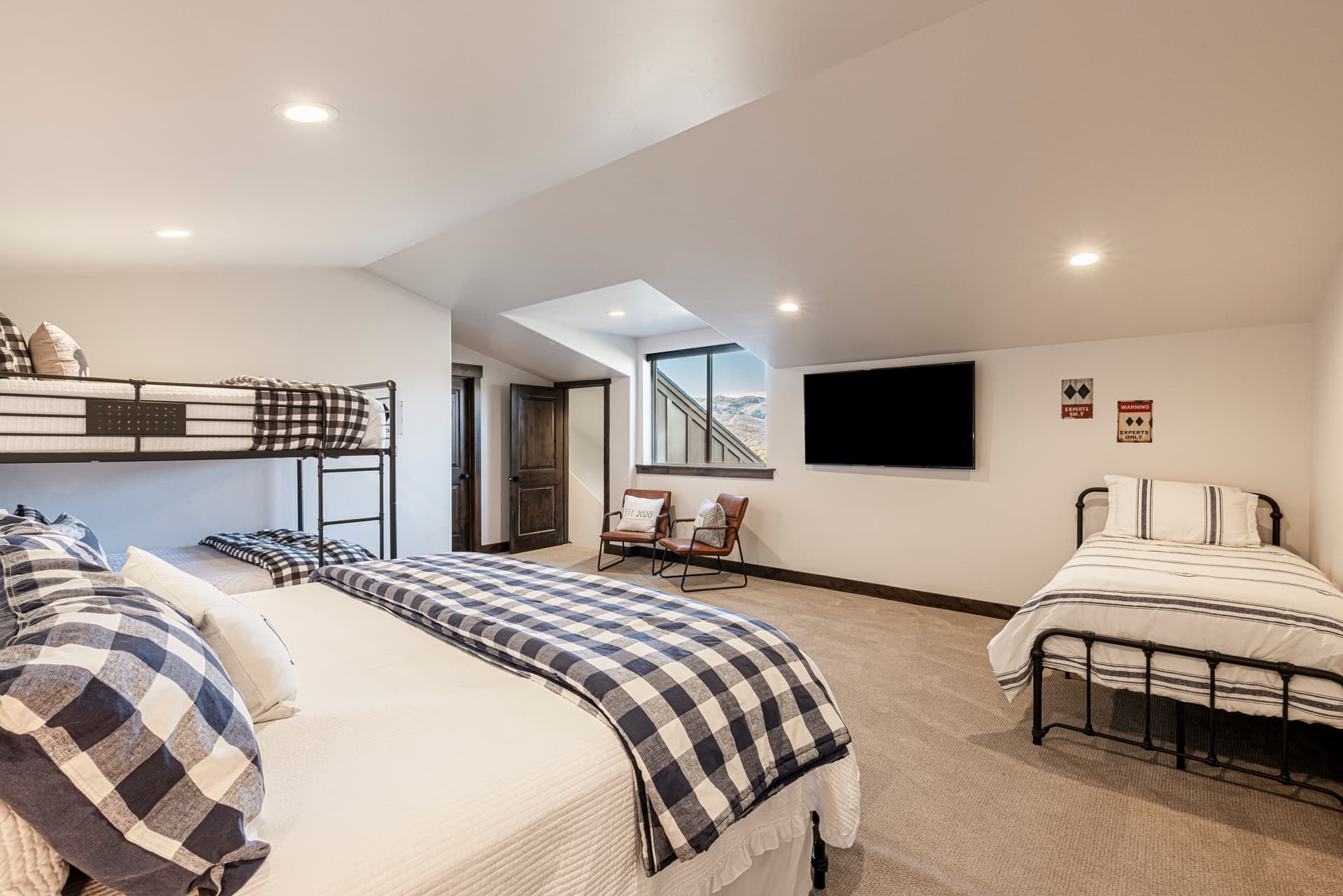 Black Rock Powder Ridge Retreat - Image 20