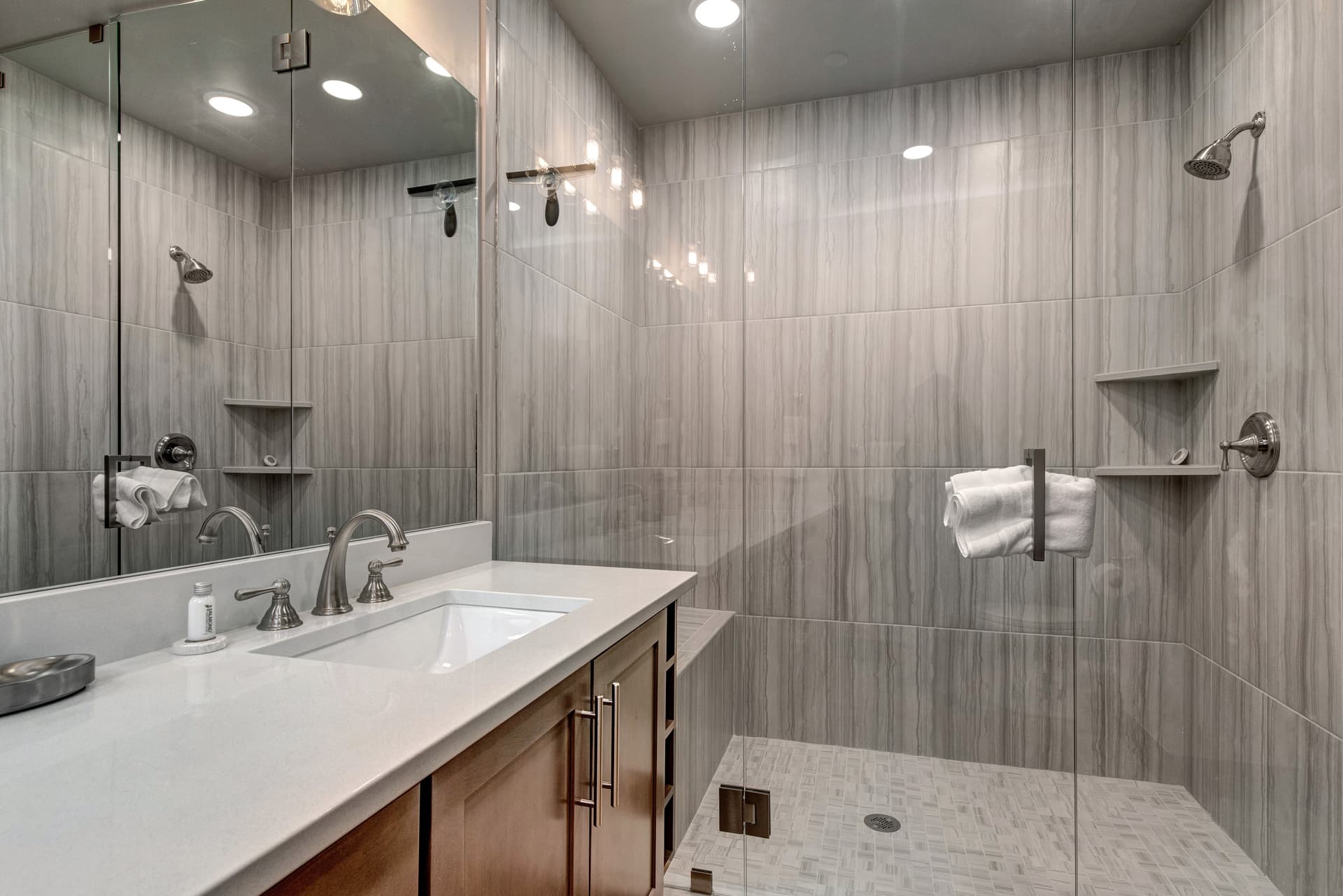 Blackstone Condo #2A - Image 15