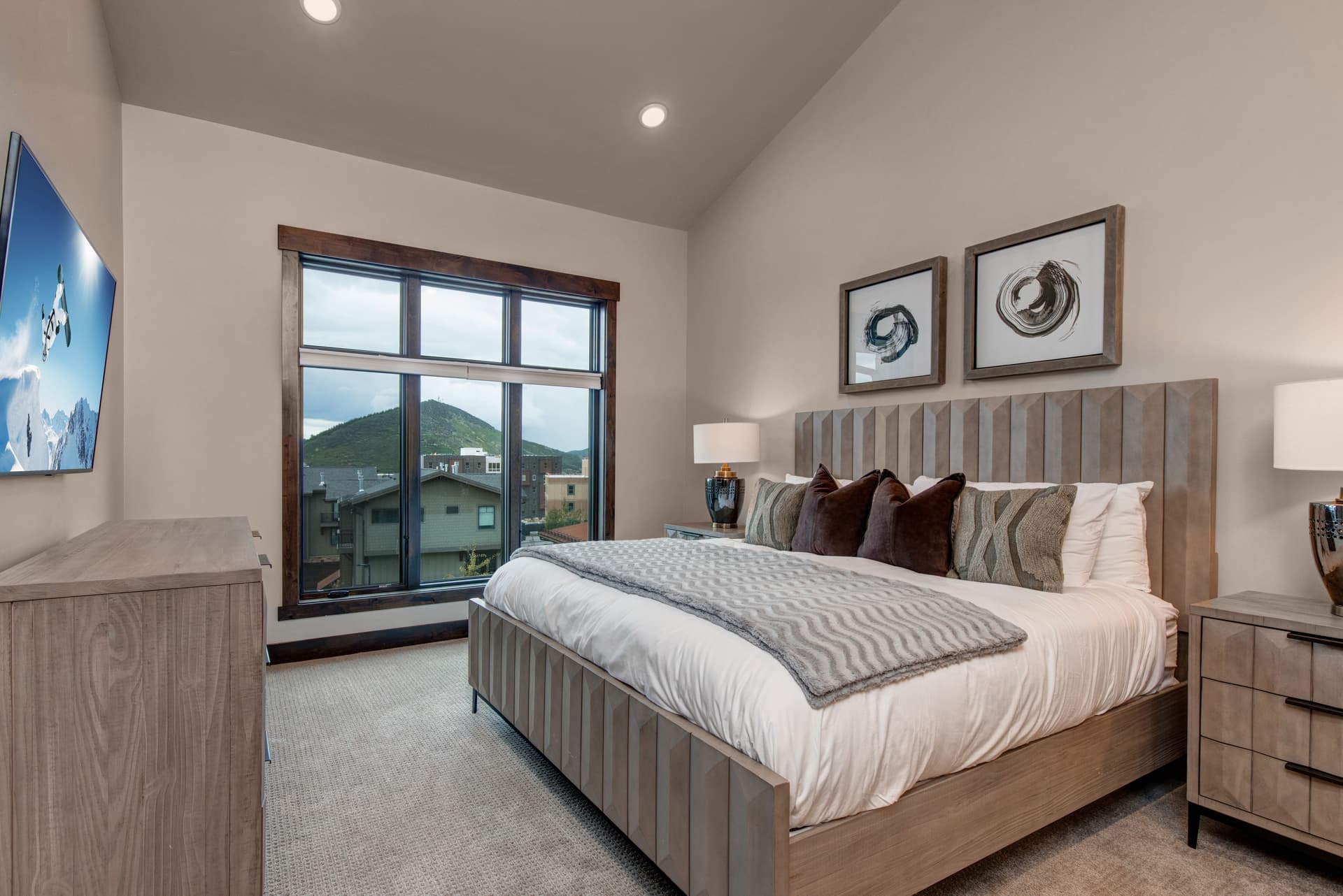 Blackstone Condo #3B - Image 4