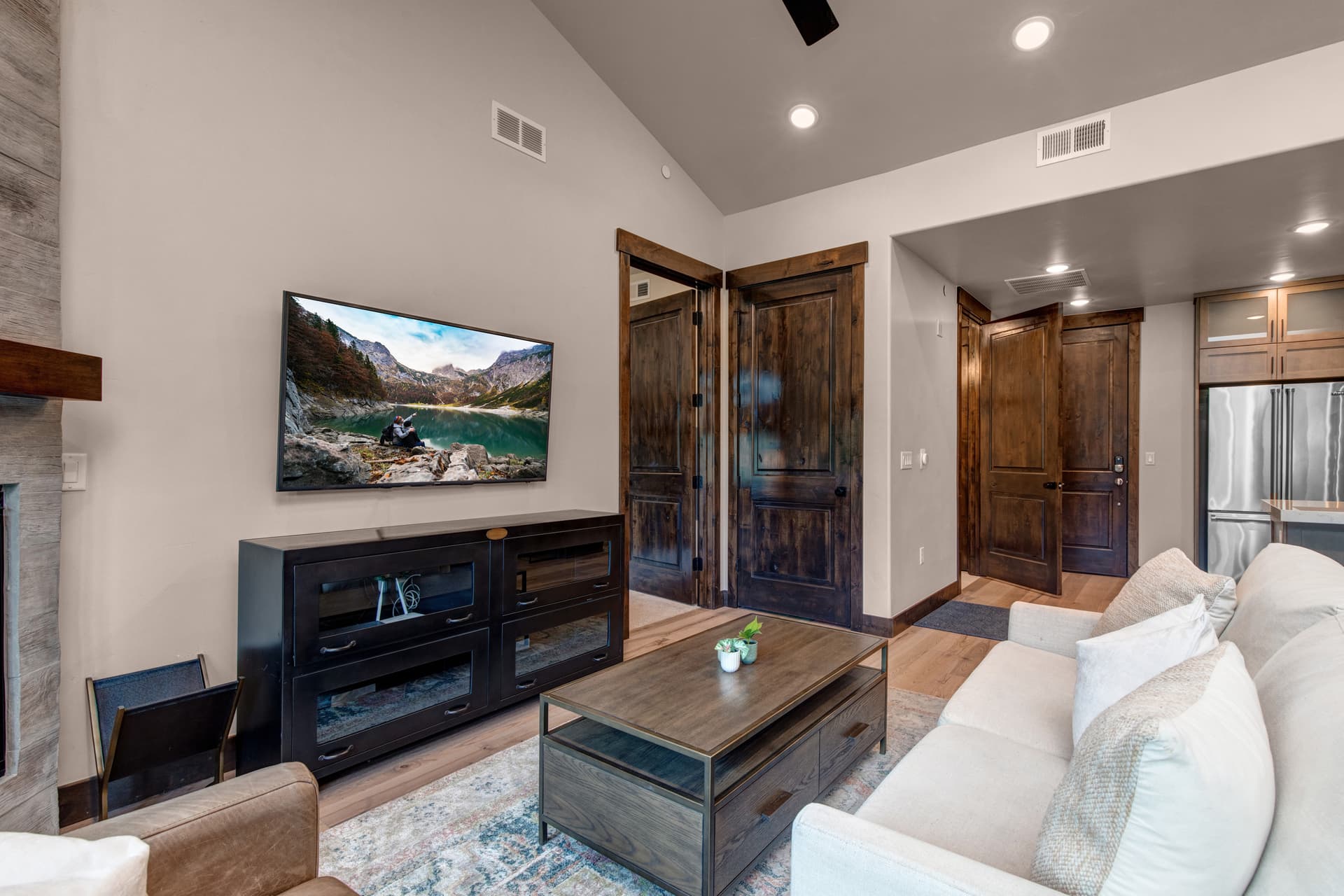 Blackstone Condo #3E - Image 3