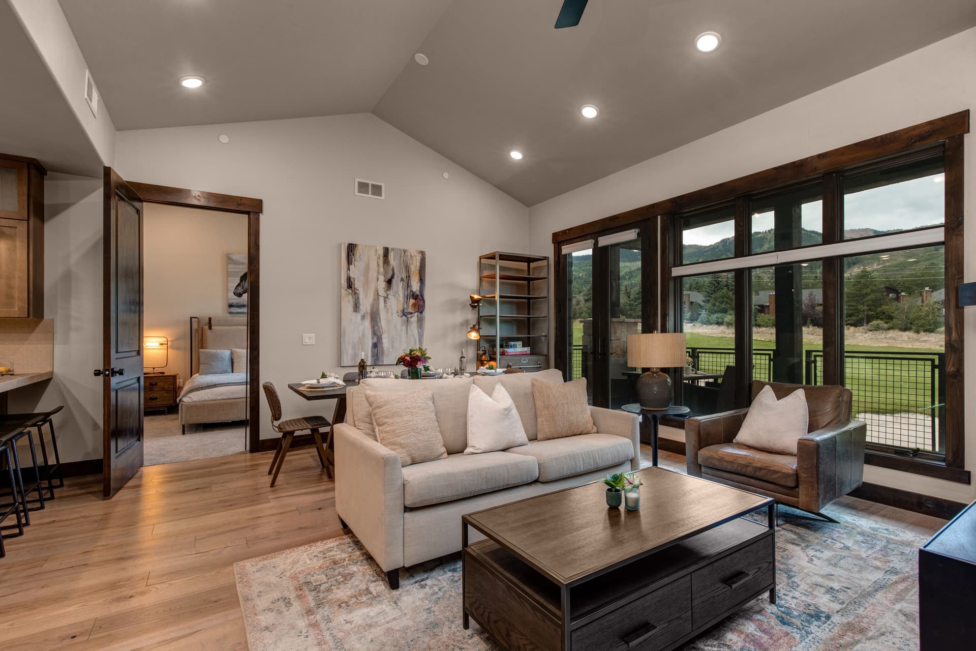 Blackstone Condo #3E - Image 4