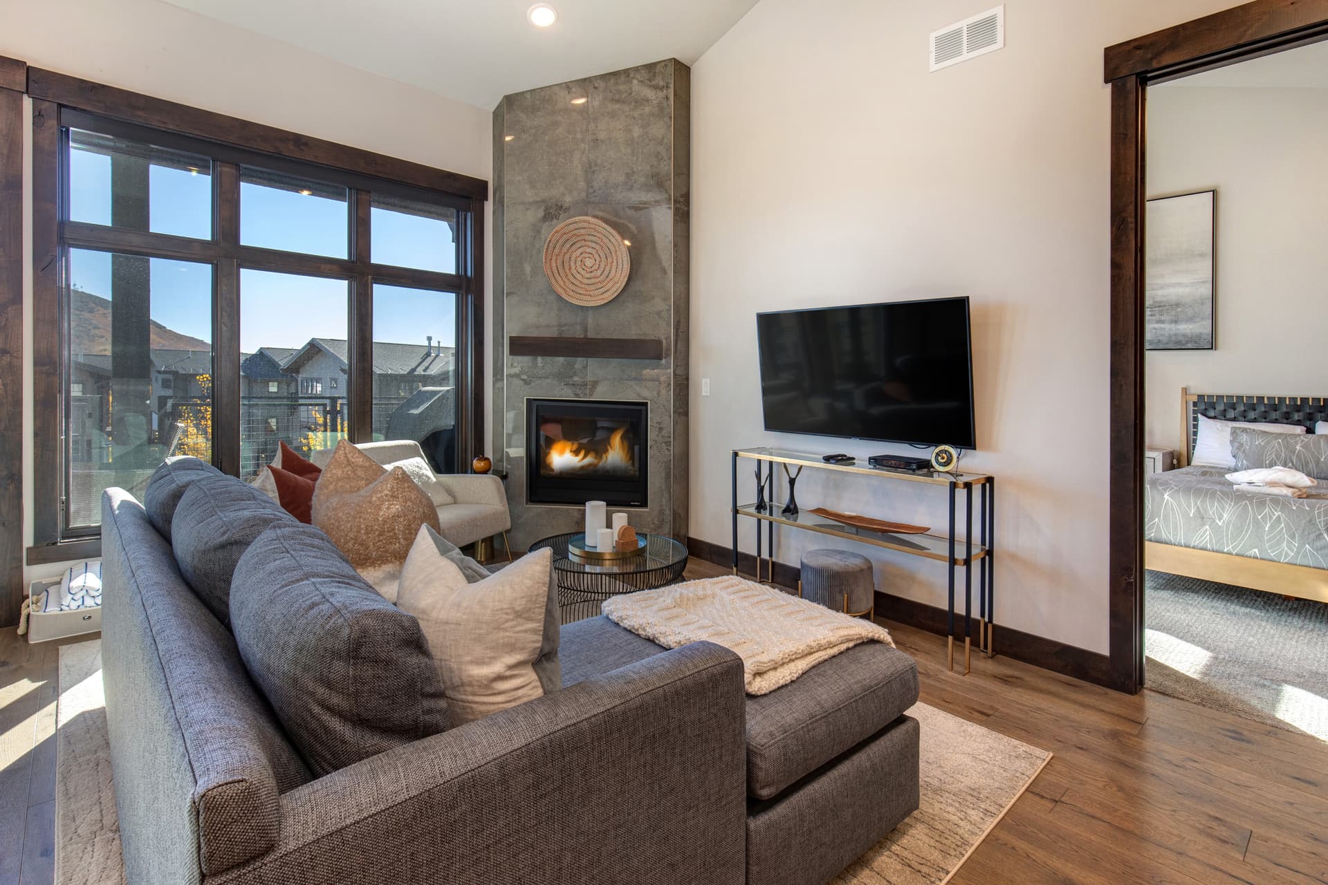 Blackstone Condo #3L - Image 4