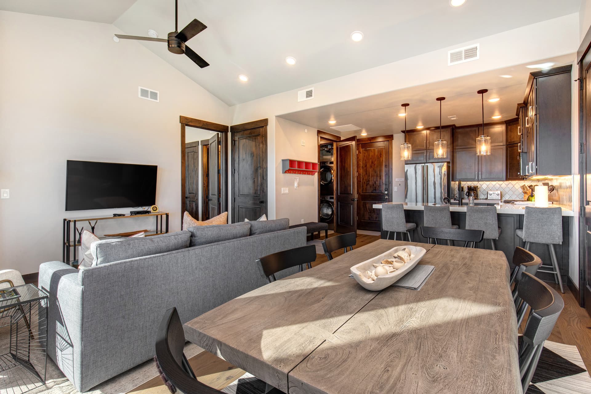 Blackstone Condo #3L - Image 5