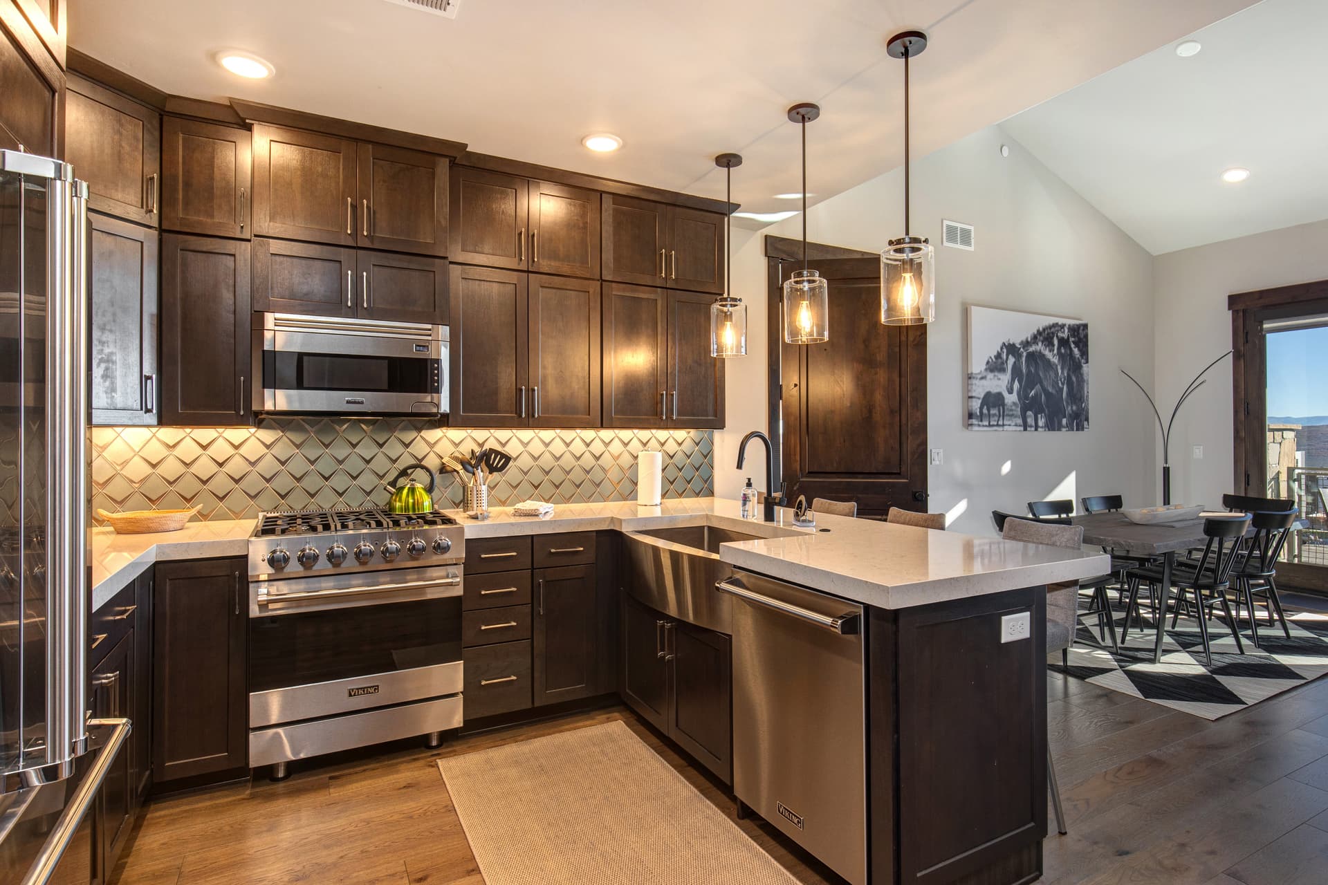 Blackstone Condo #3L - Image 9