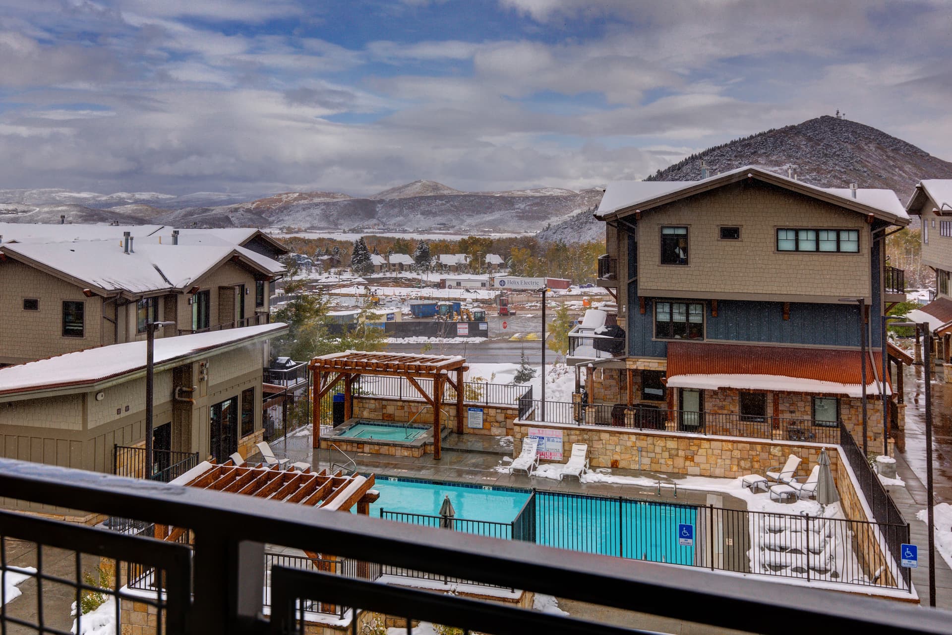 Blackstone Condo #3L - Image 2