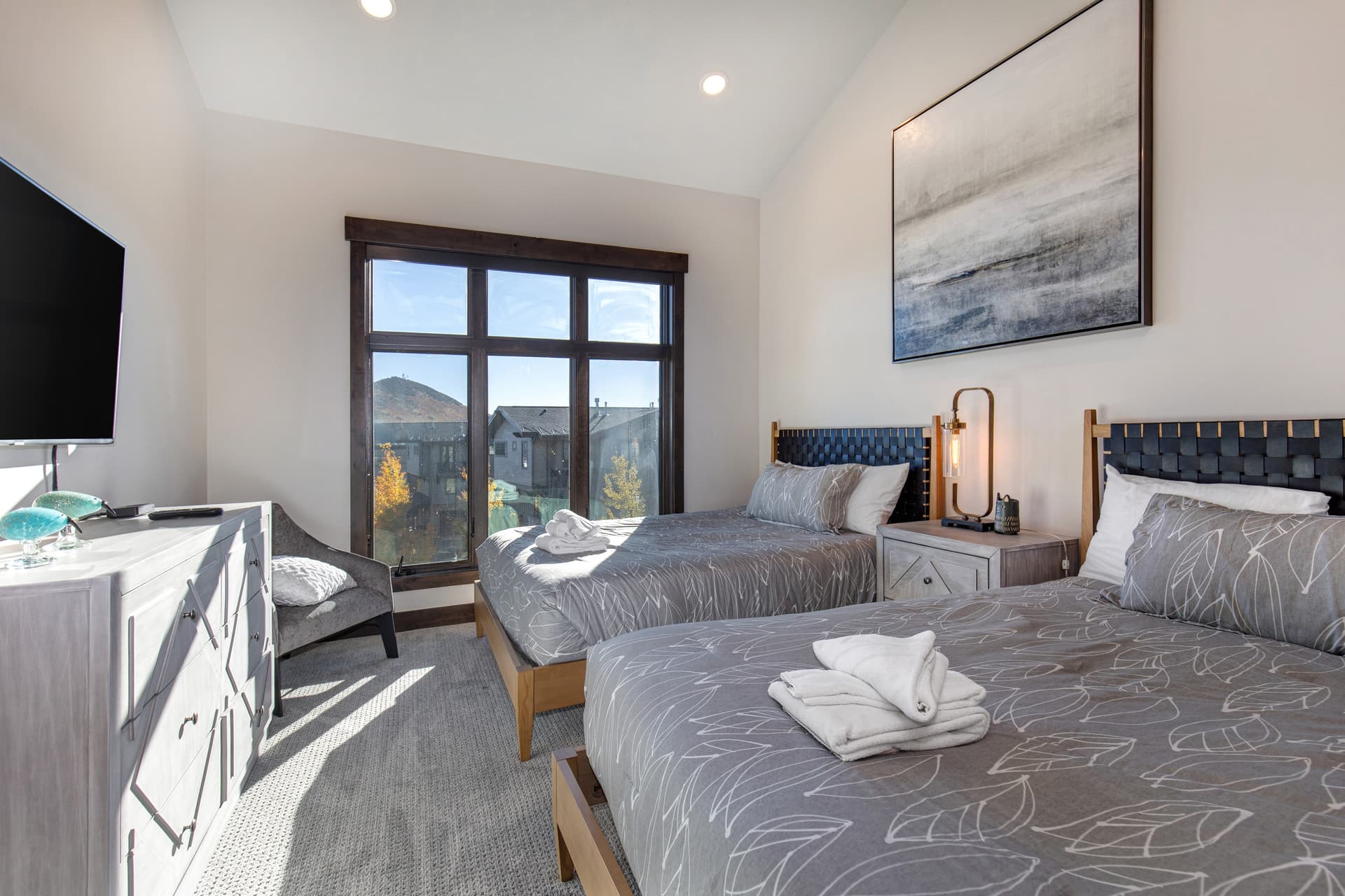 Blackstone Condo #3L - Image 13