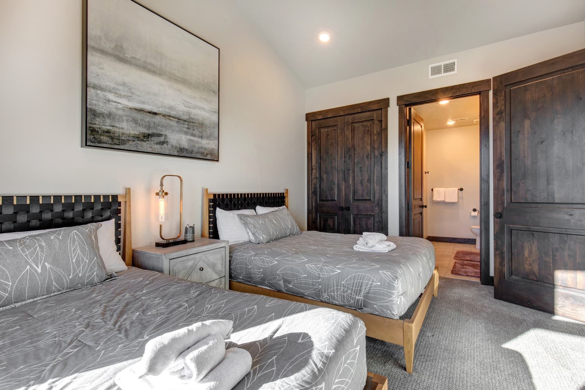 Blackstone Condo #3L - Image 14