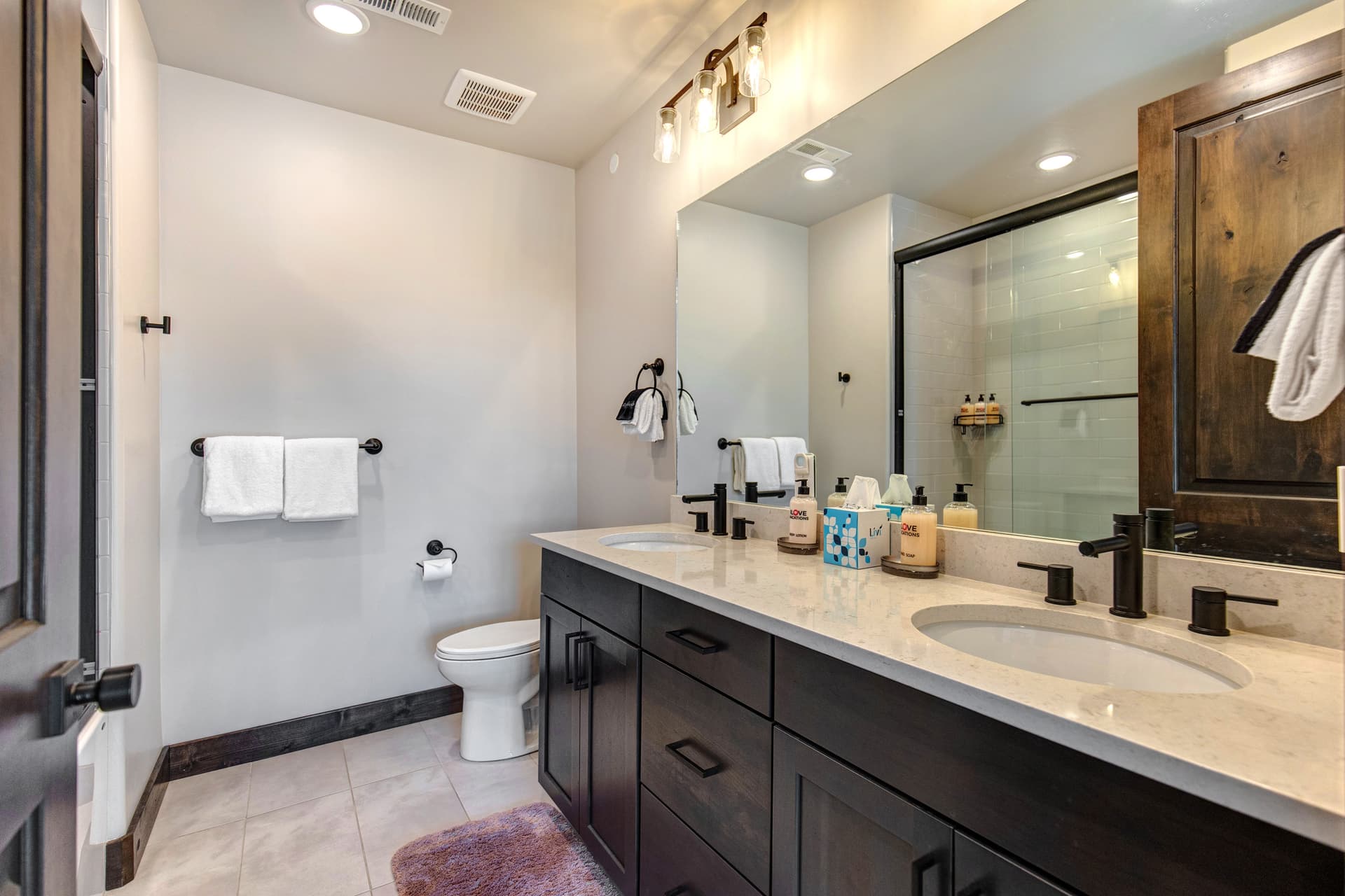 Blackstone Condo #3L - Image 18