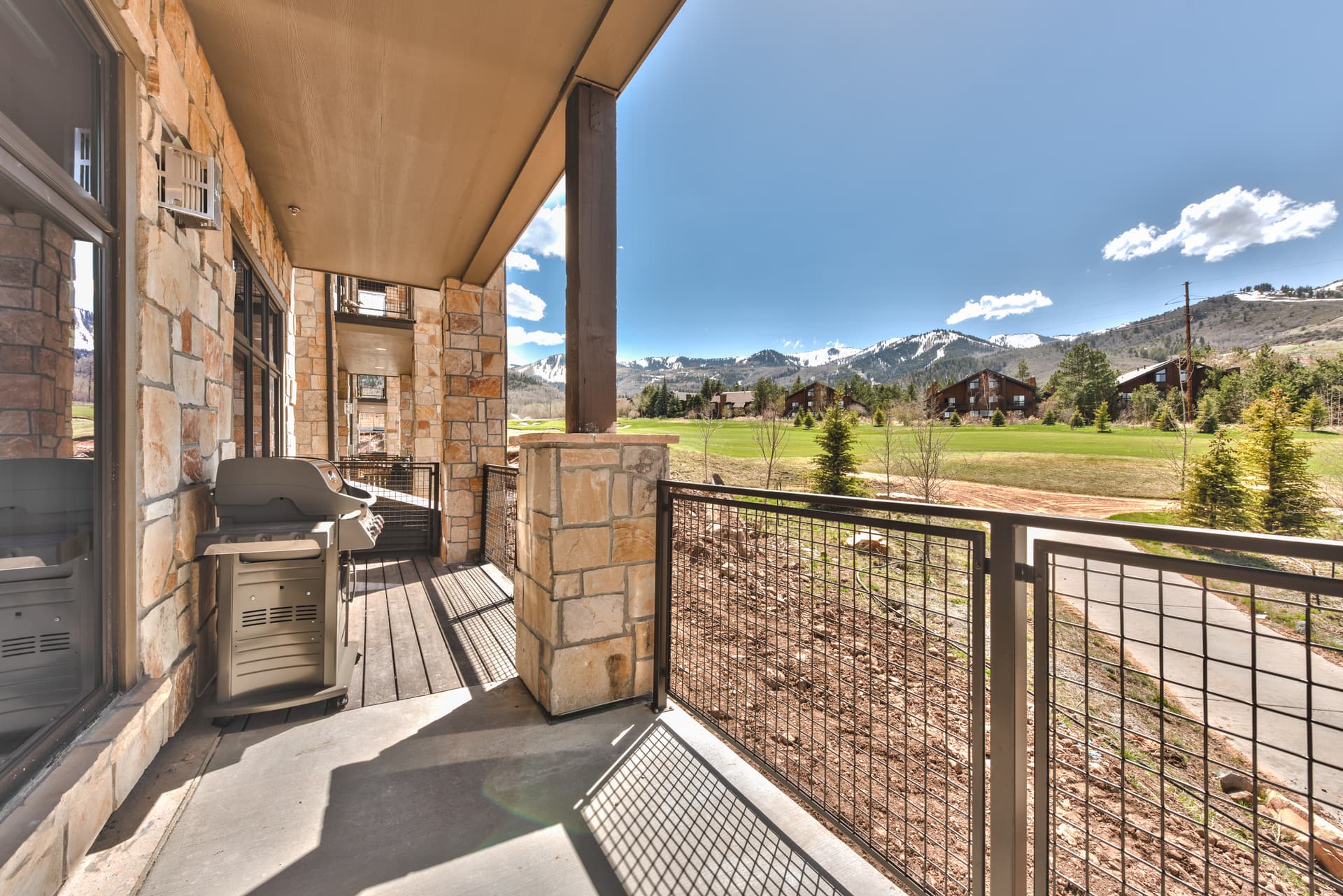 Blackstone Retreat - Image 38