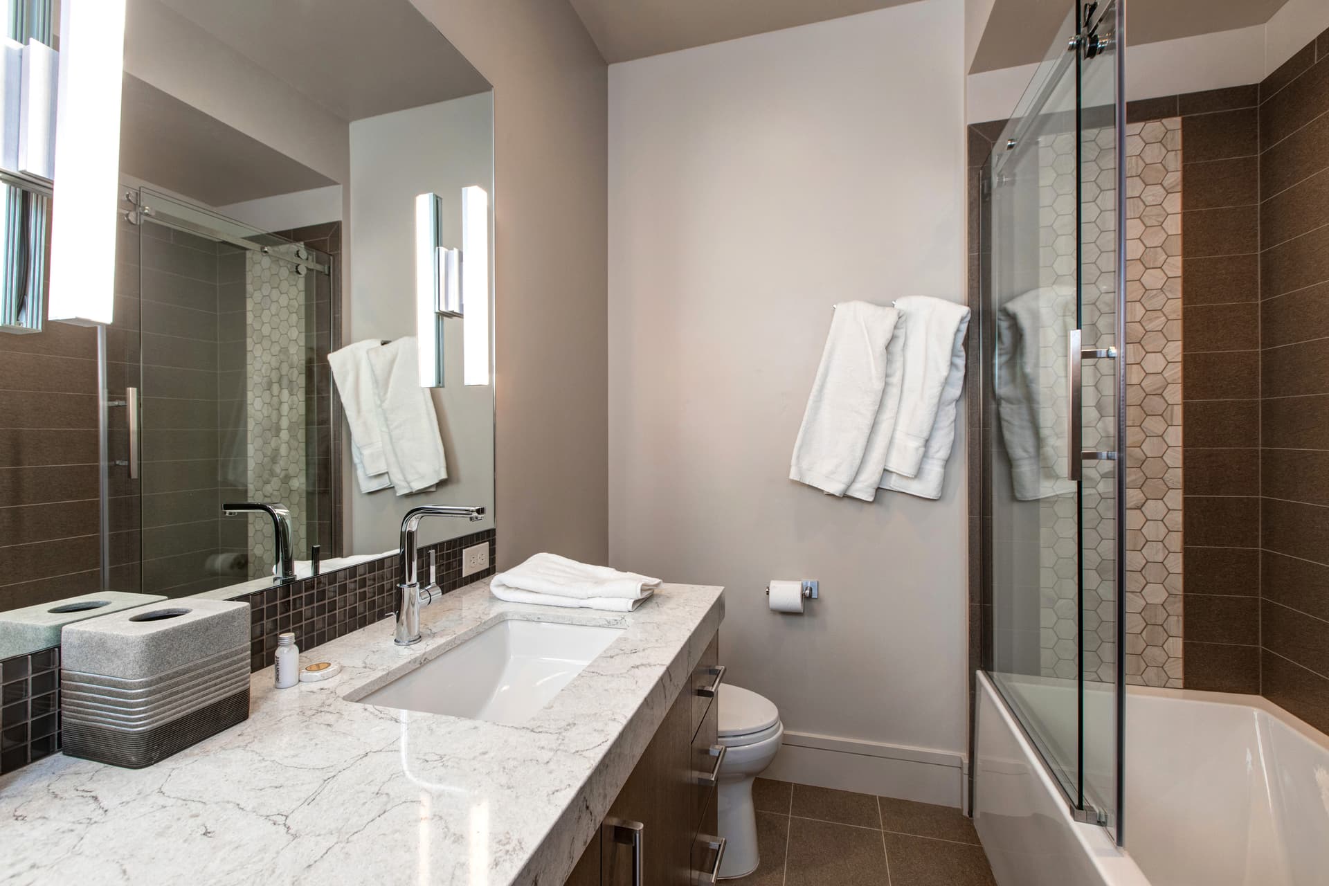 Colony Grand - Image 36