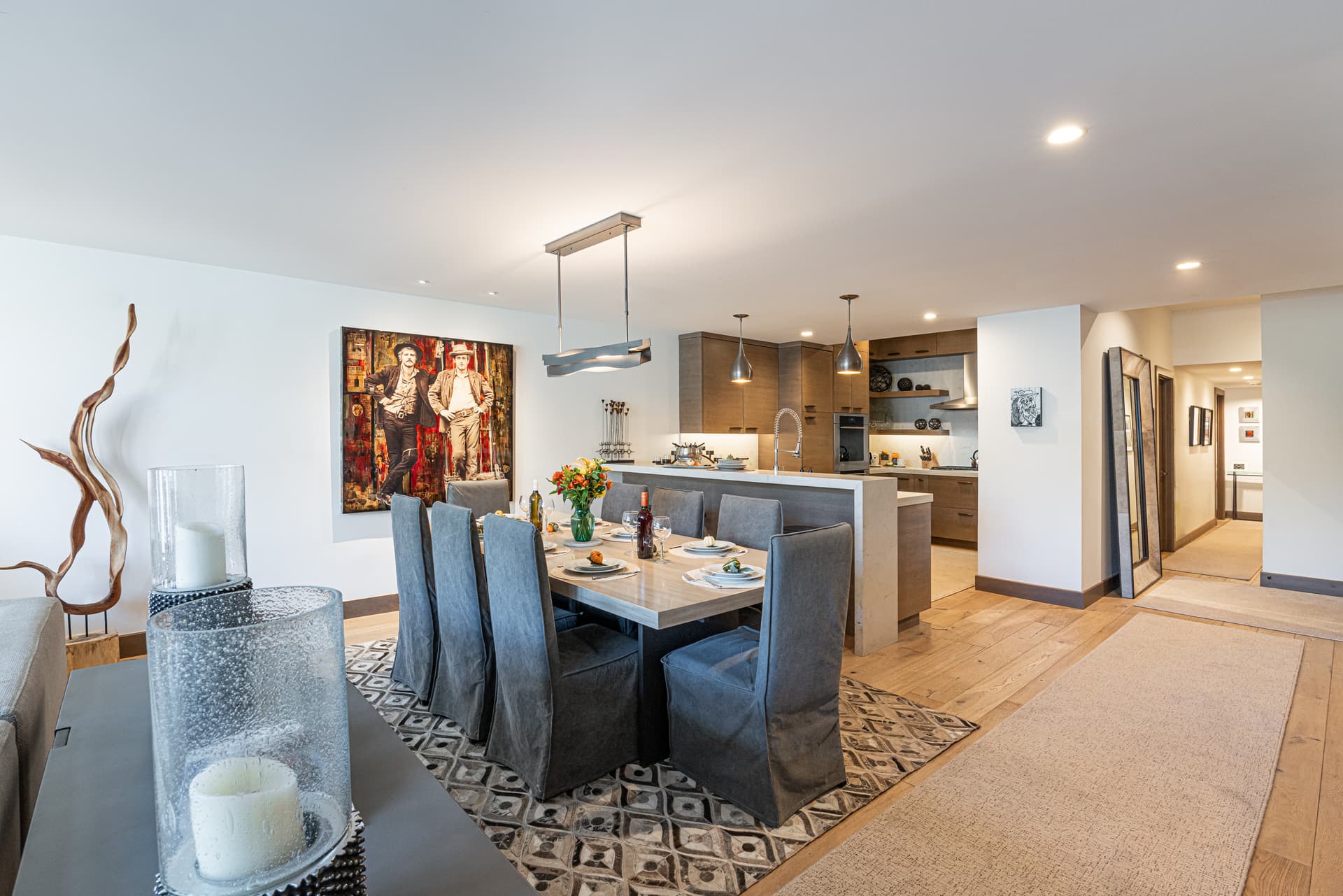 Contempo On Main - Image 7