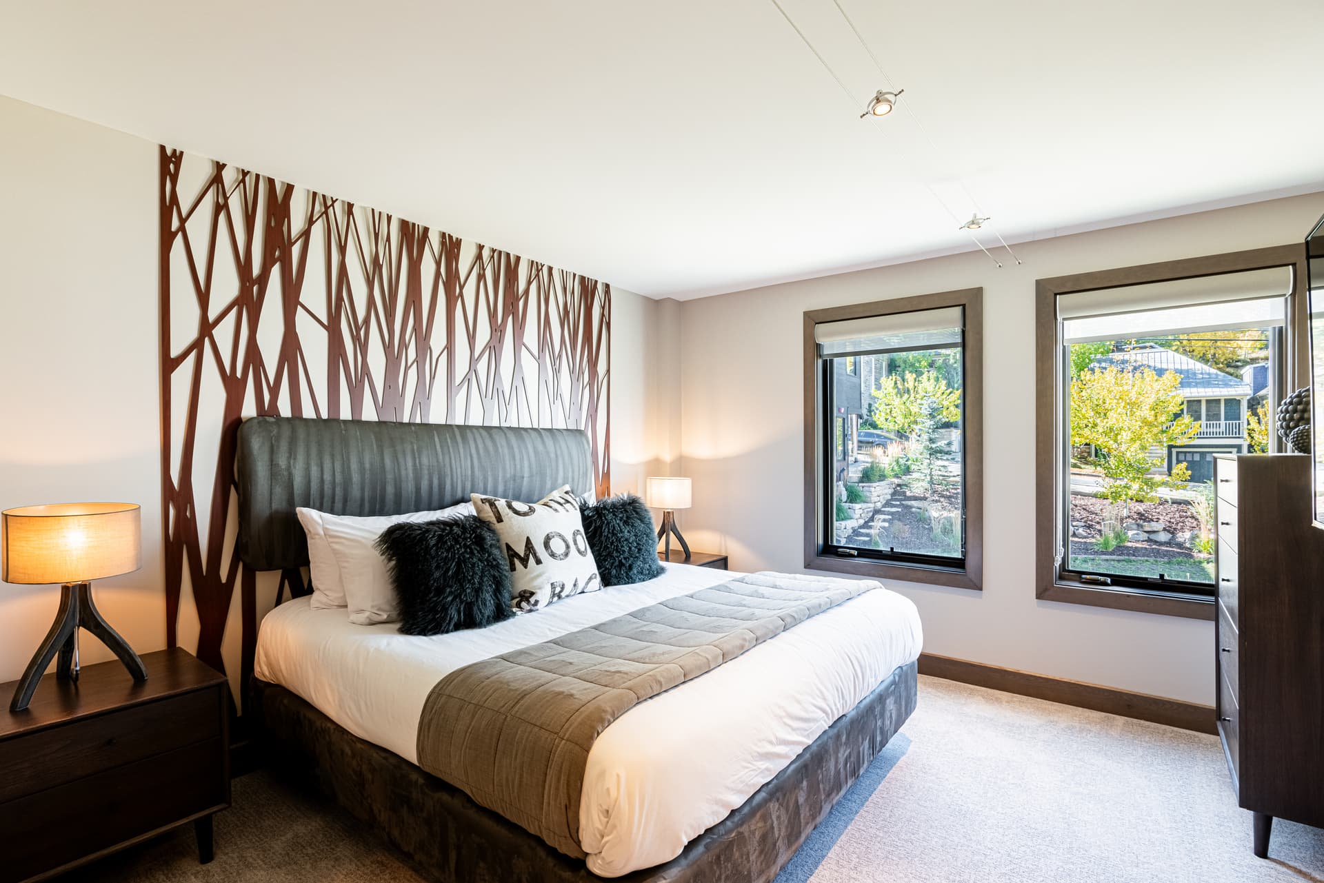 Contempo On Main - Image 17