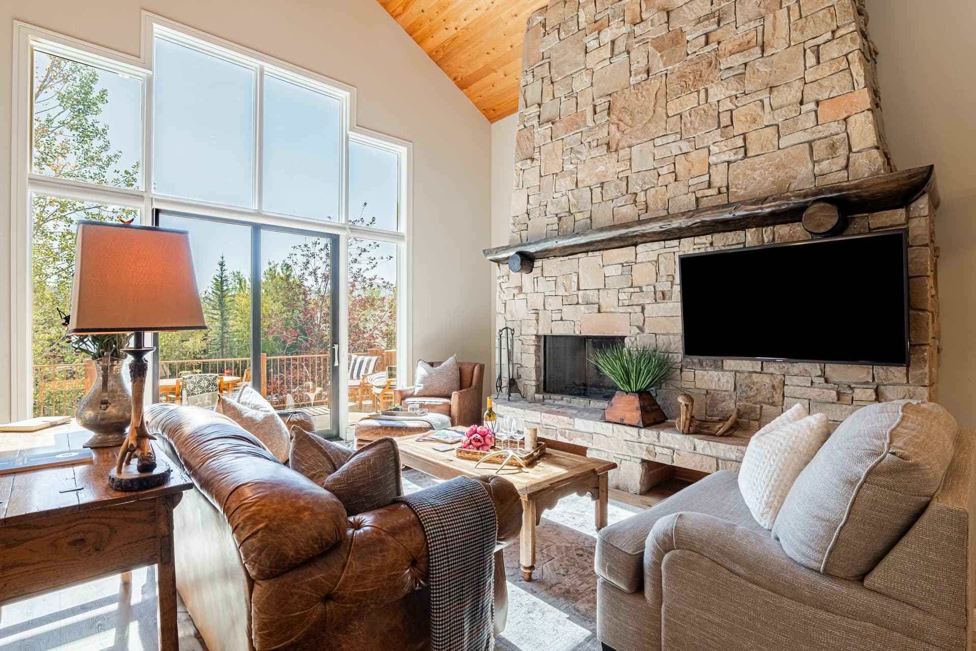 Estate at Gallivan Loop - Image 3