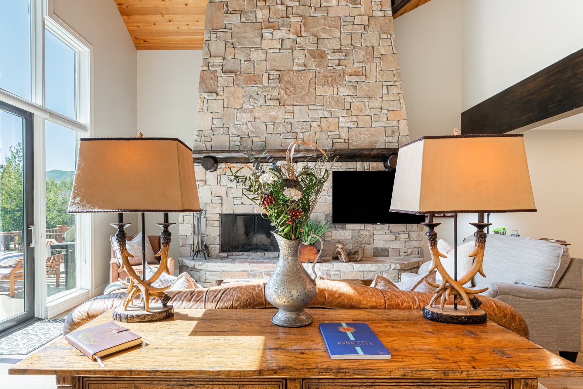 Estate at Gallivan Loop - Image 4