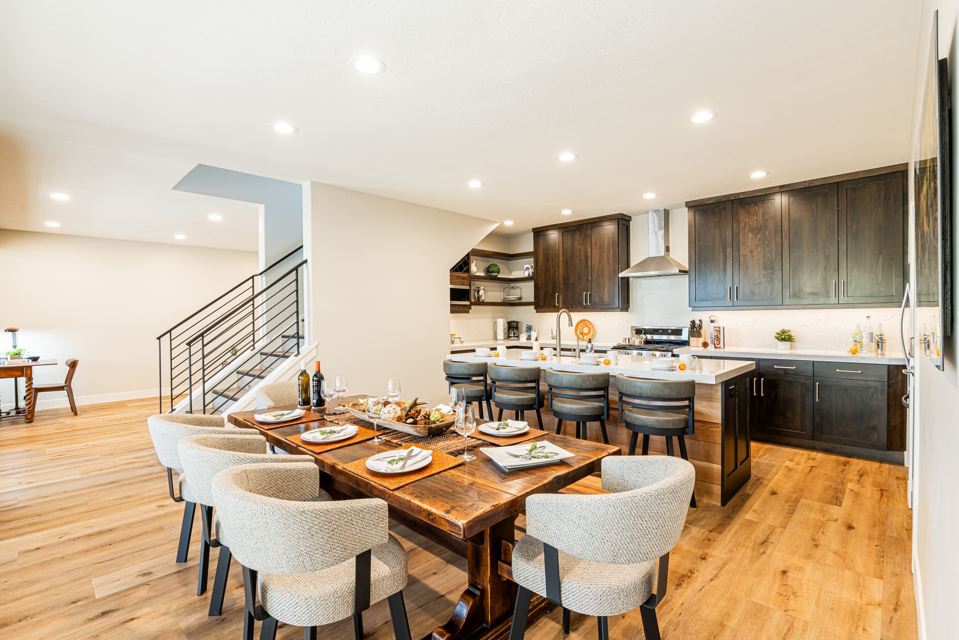 Estate at Gallivan Loop - Image 5