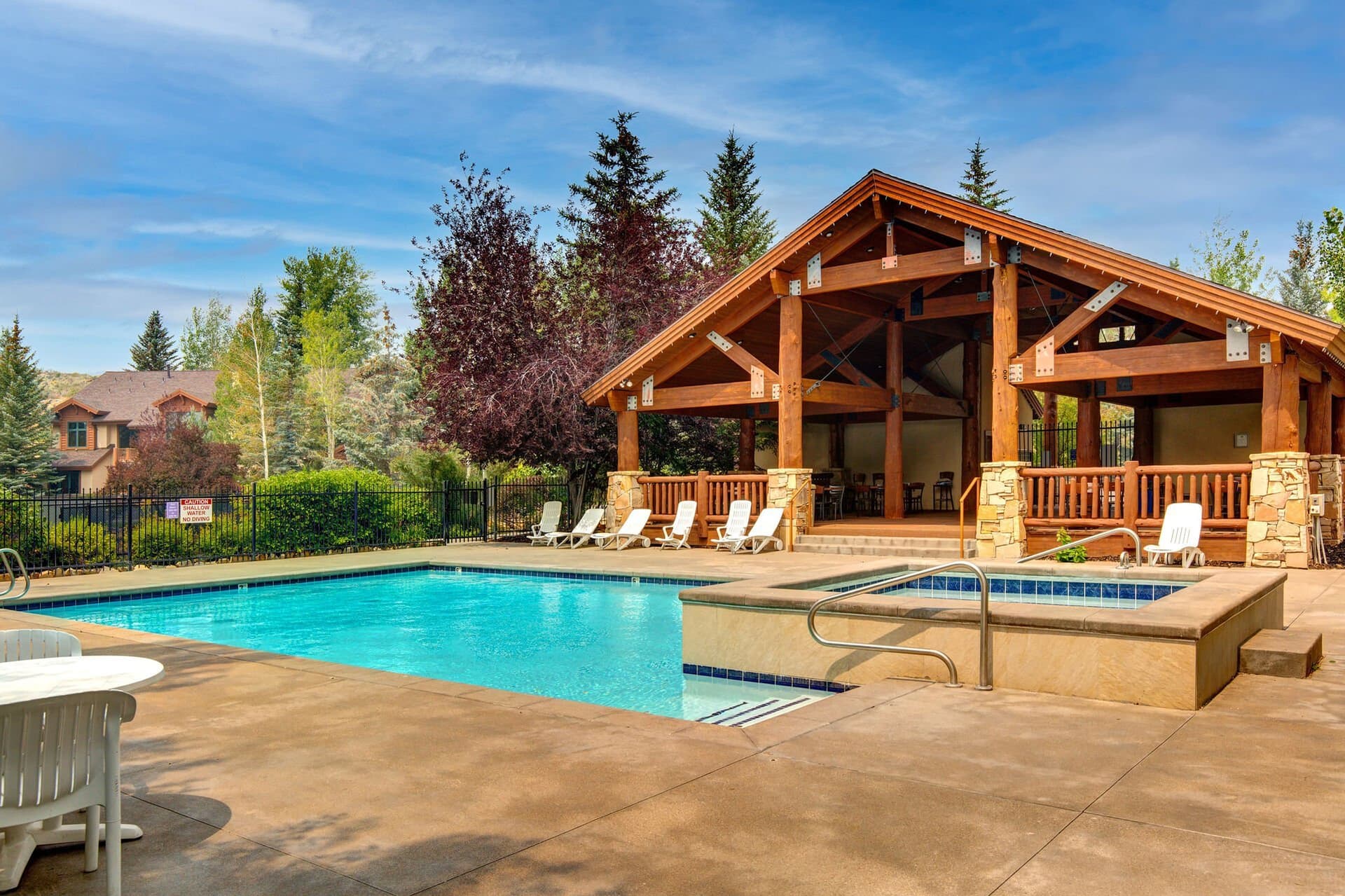 Estate at Gallivan Loop - Image 3