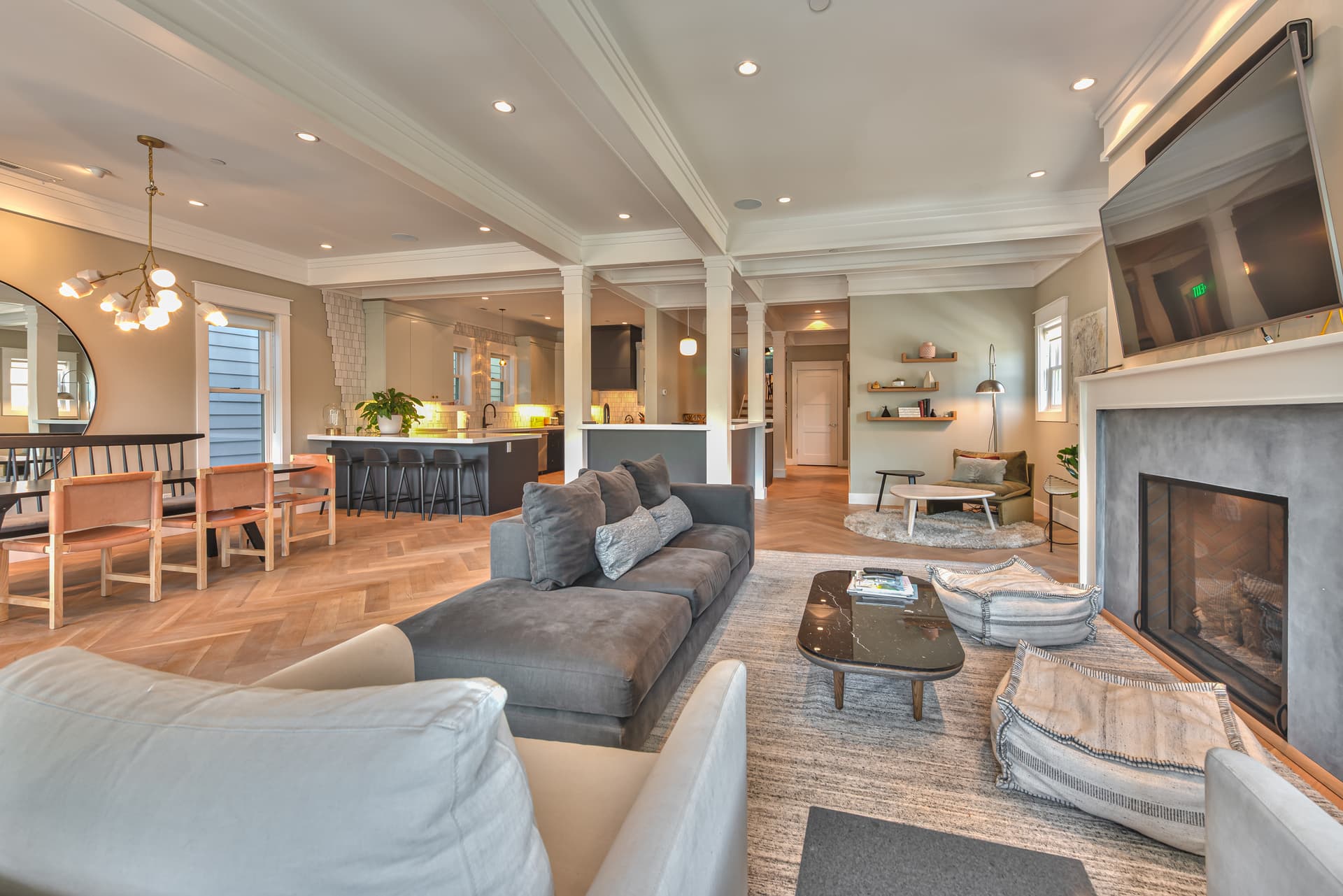 Imperial Penthouse on Main - Image 4