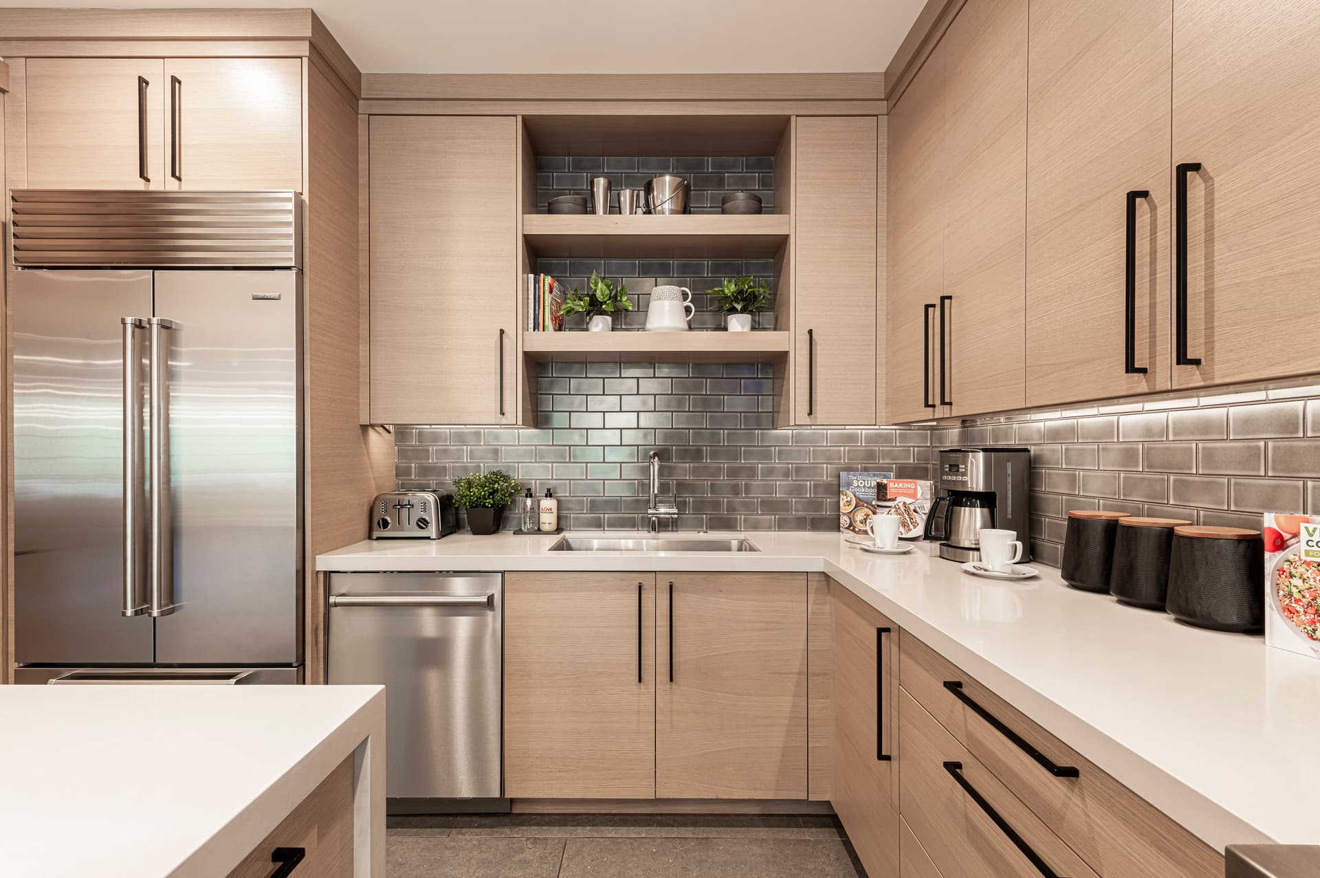 Kings Crown #1225 - Image 12