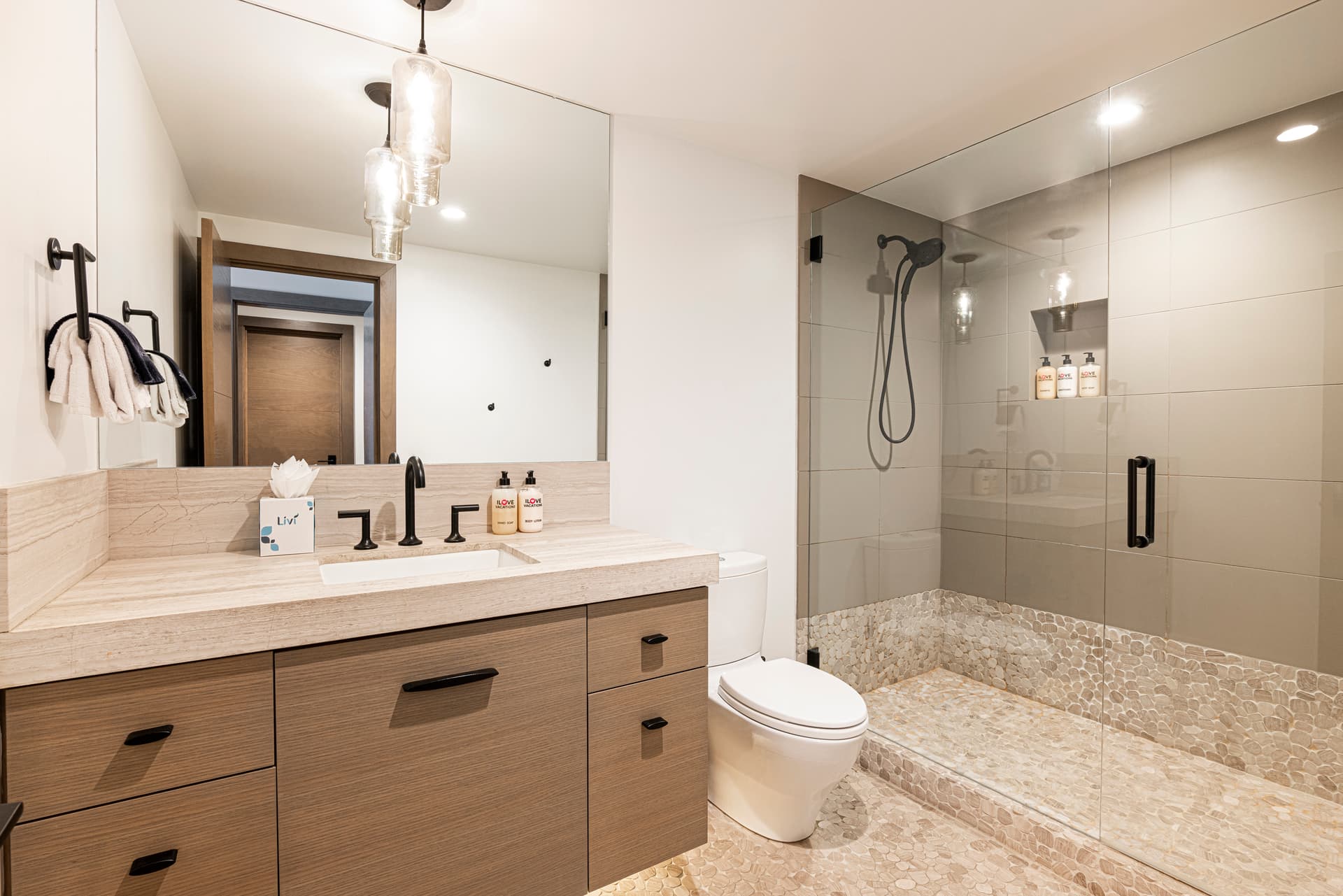 Penthouse on Main E + F - Image 20