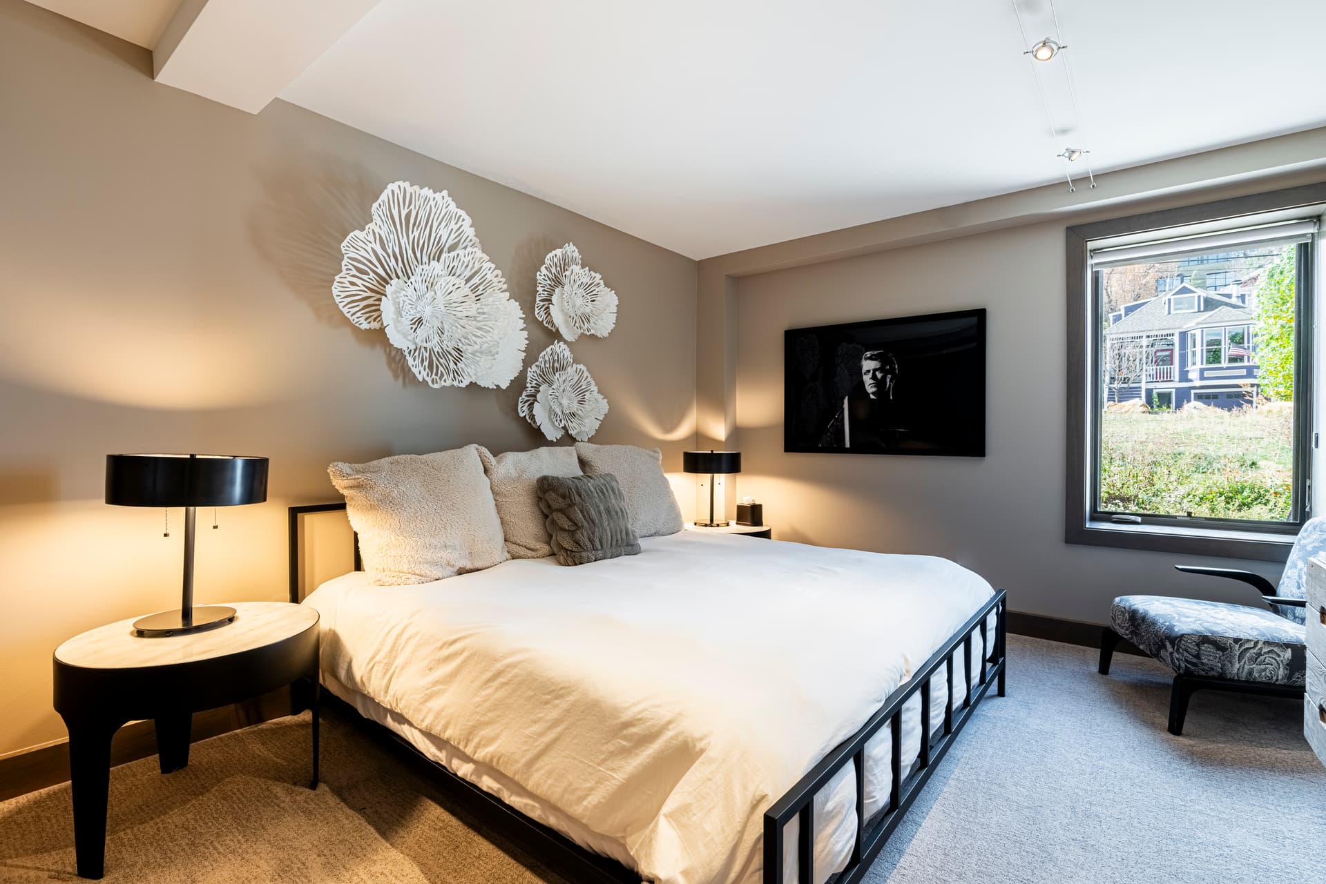 Penthouse on Main E + F - Image 16