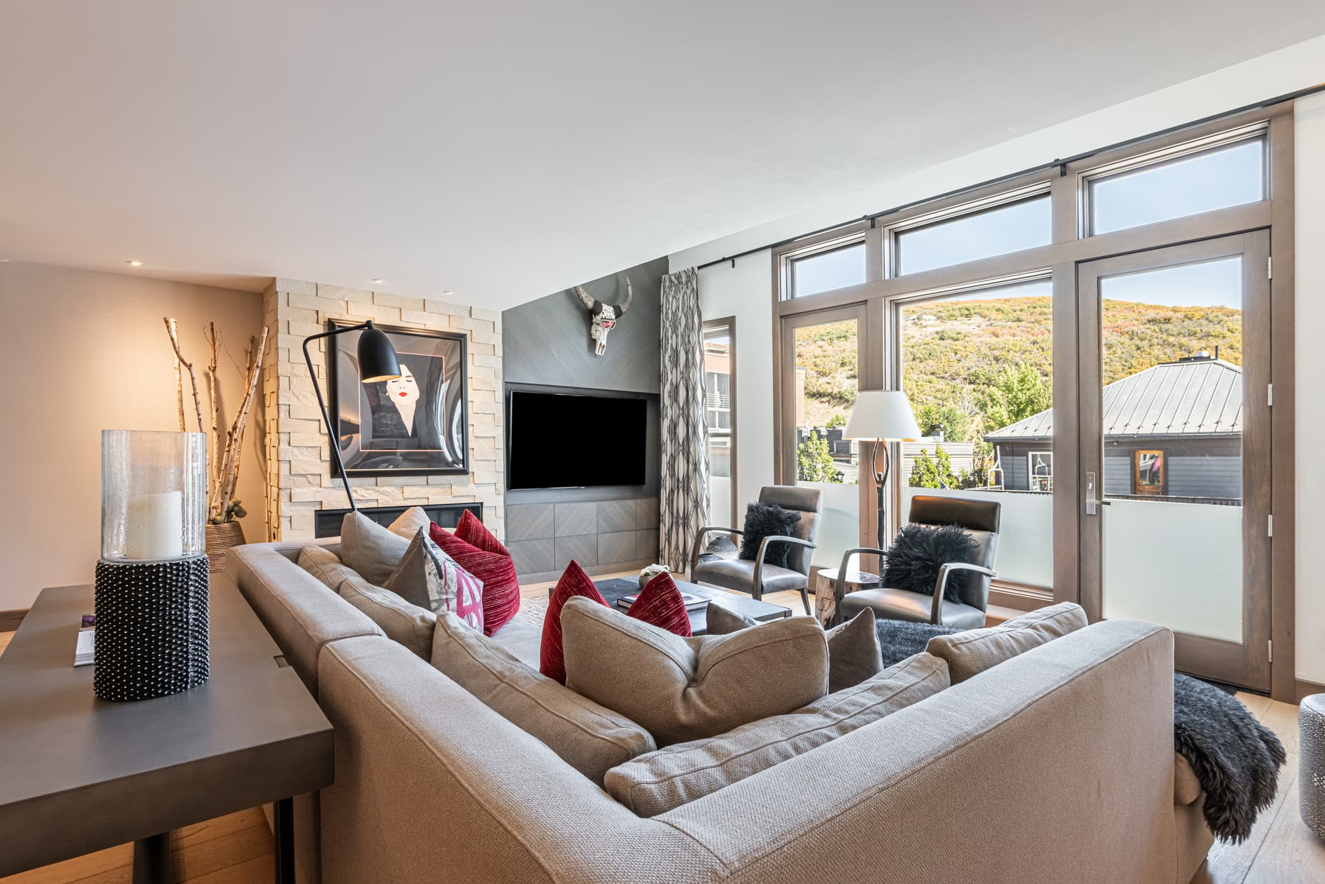 Penthouse on Main E + F - Image 25