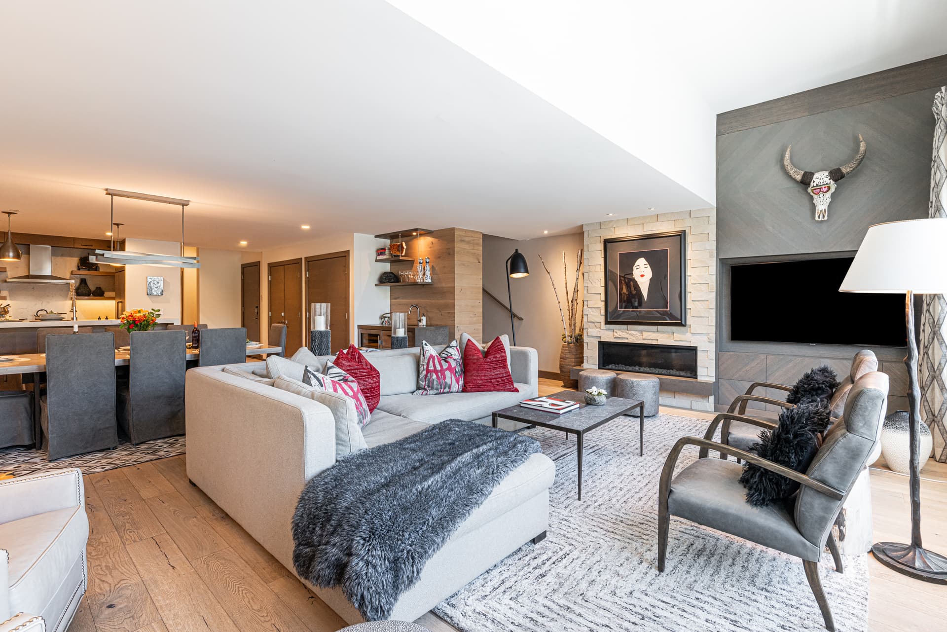 Penthouse on Main E + F - Image 4