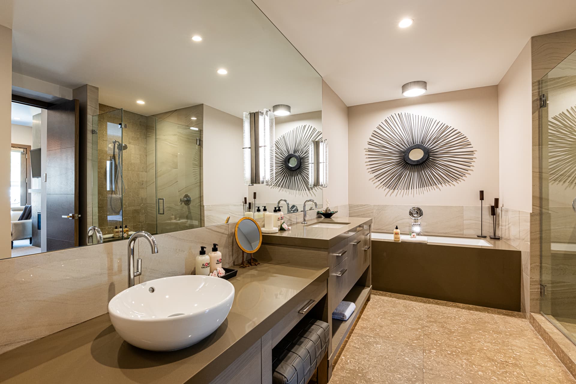 Penthouse on Main E + F - Image 36