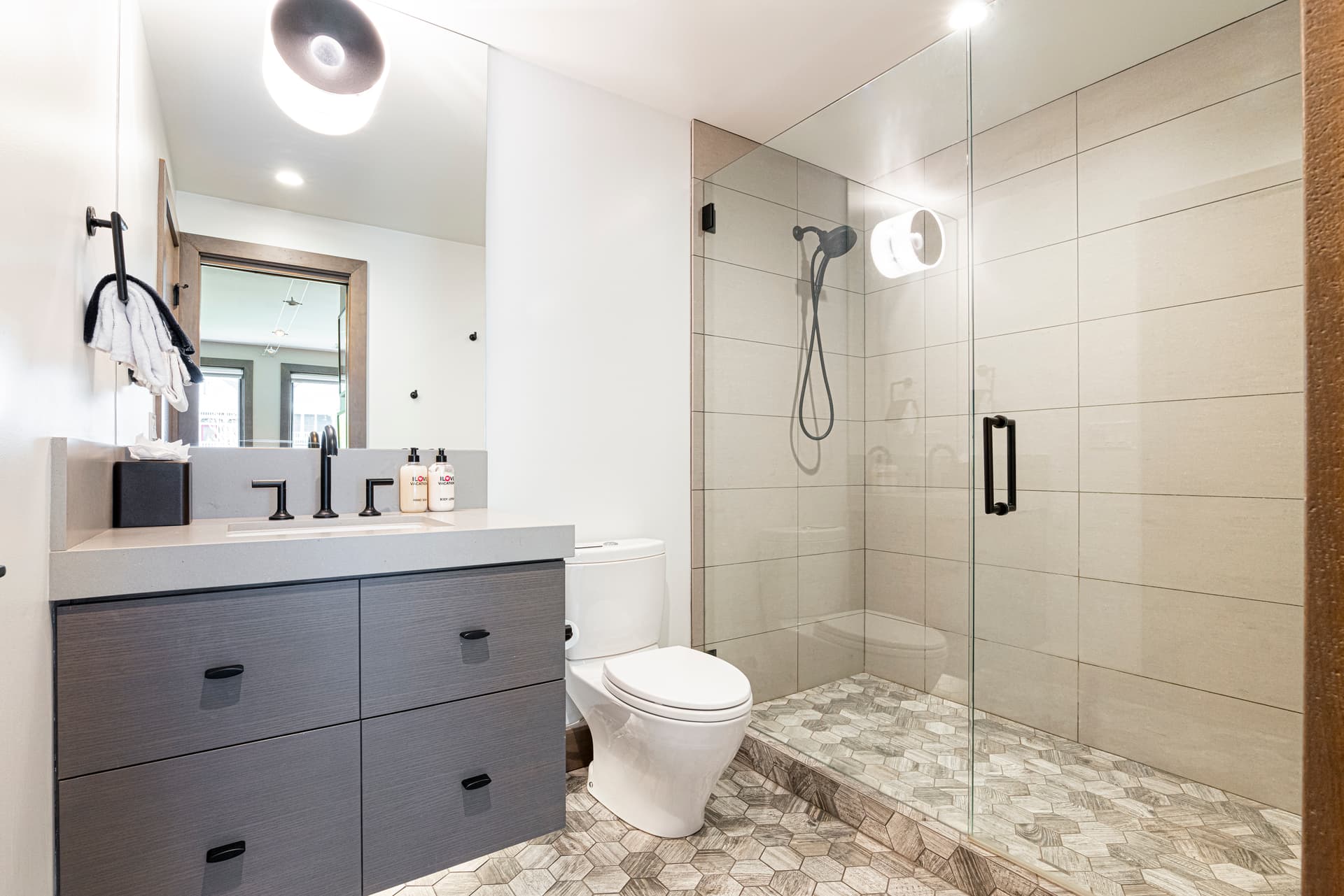 Penthouse on Main Unit F - Image 34