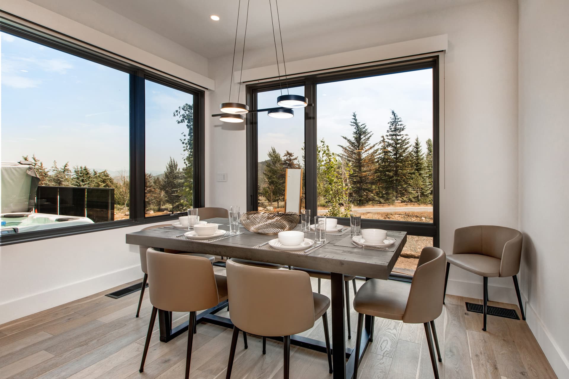 Ridgeline Contemporary - Image 5