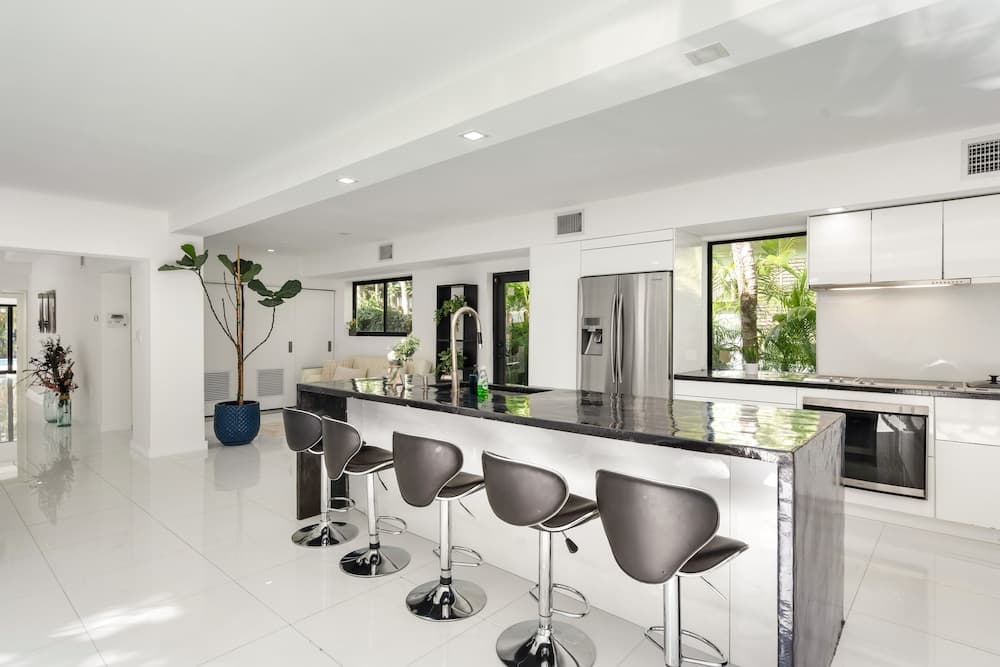 El Portal Villa - Image 5