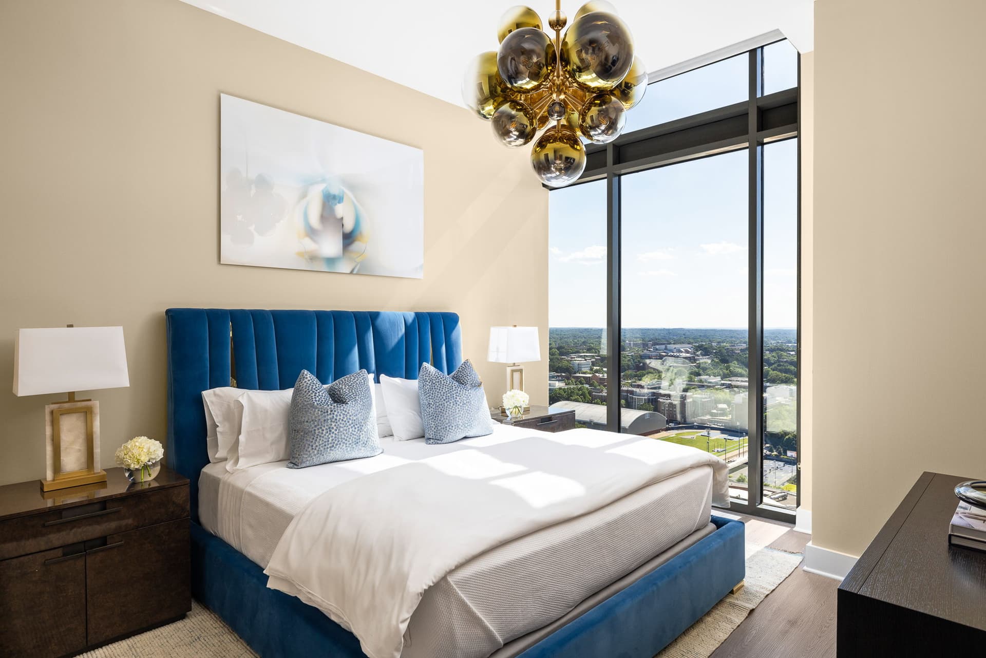 Peach Penthouse - Image 5