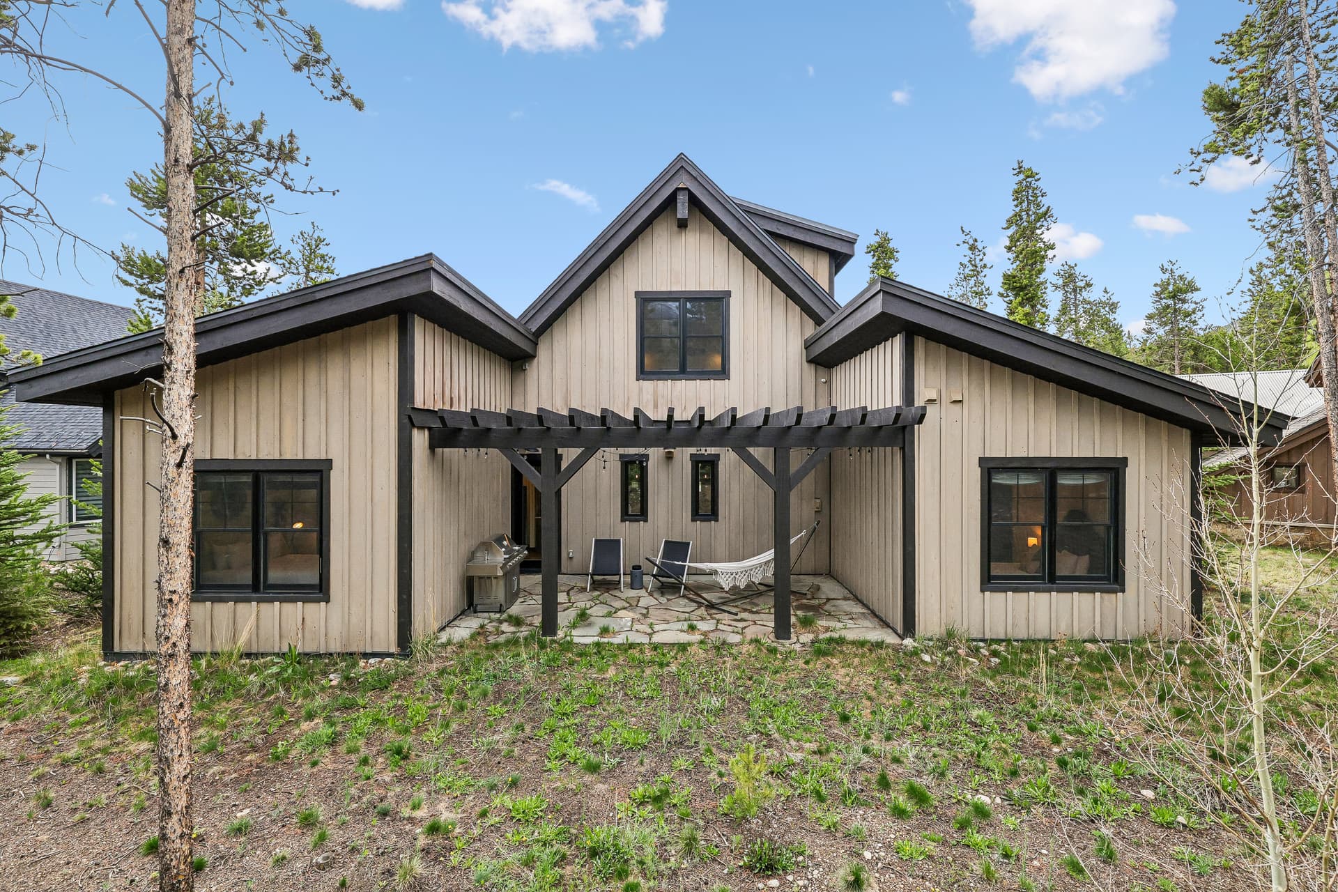 Peak and Petal Chalet - Image 2