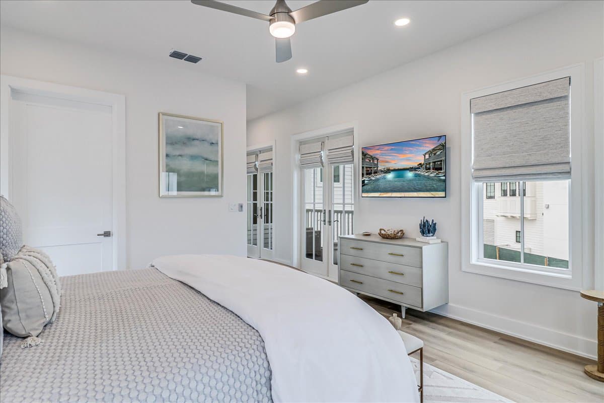 Pearly White - Image 16