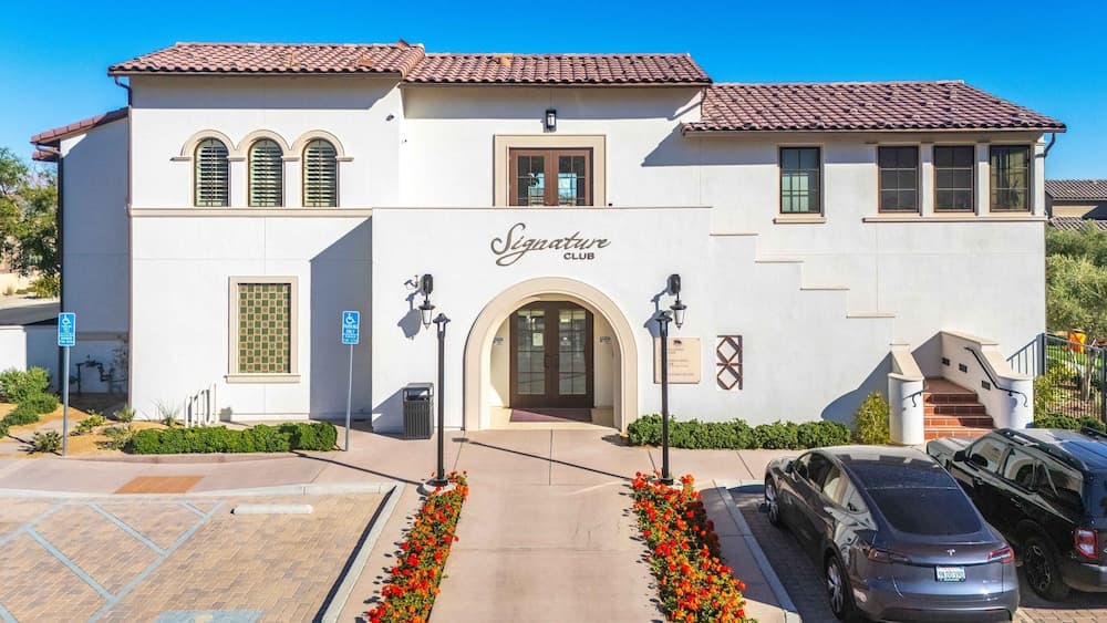 PGA Signature Lux Estate - Image 40