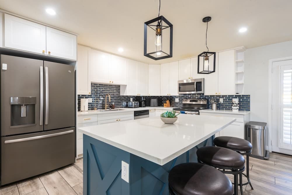 Sunny Phoenix - Image 11