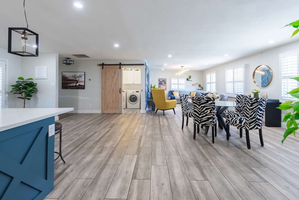 Sunny Phoenix - Image 18