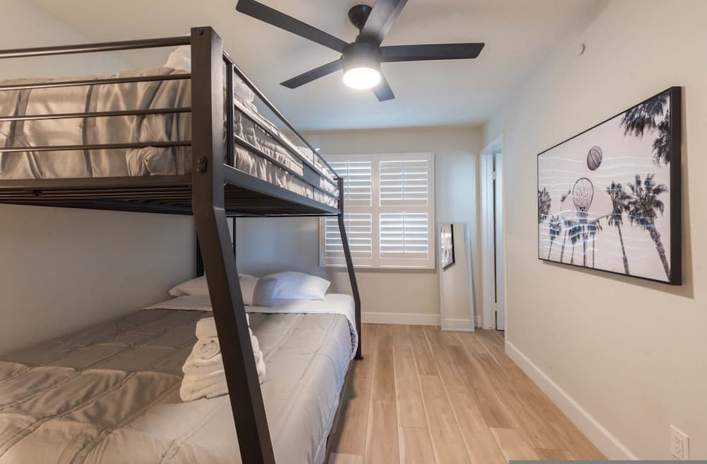 Sunny Phoenix - Image 38