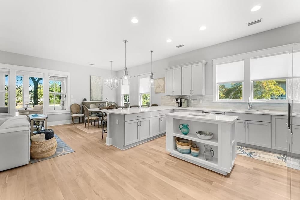 Pineapple and Palms - Image 5