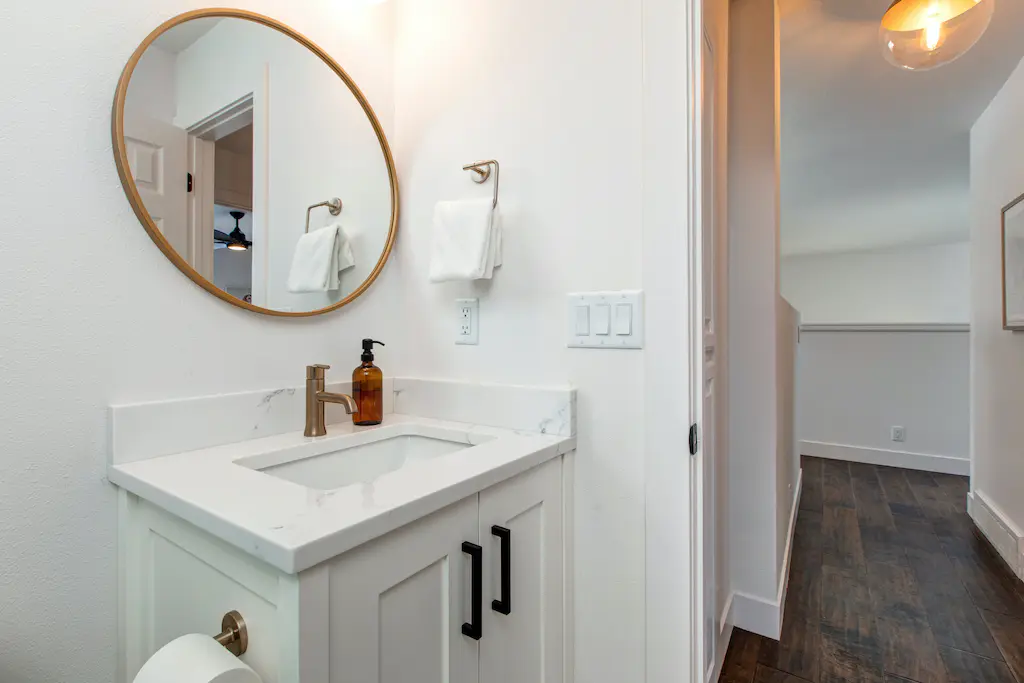 Last Run of the Day House - Image 26