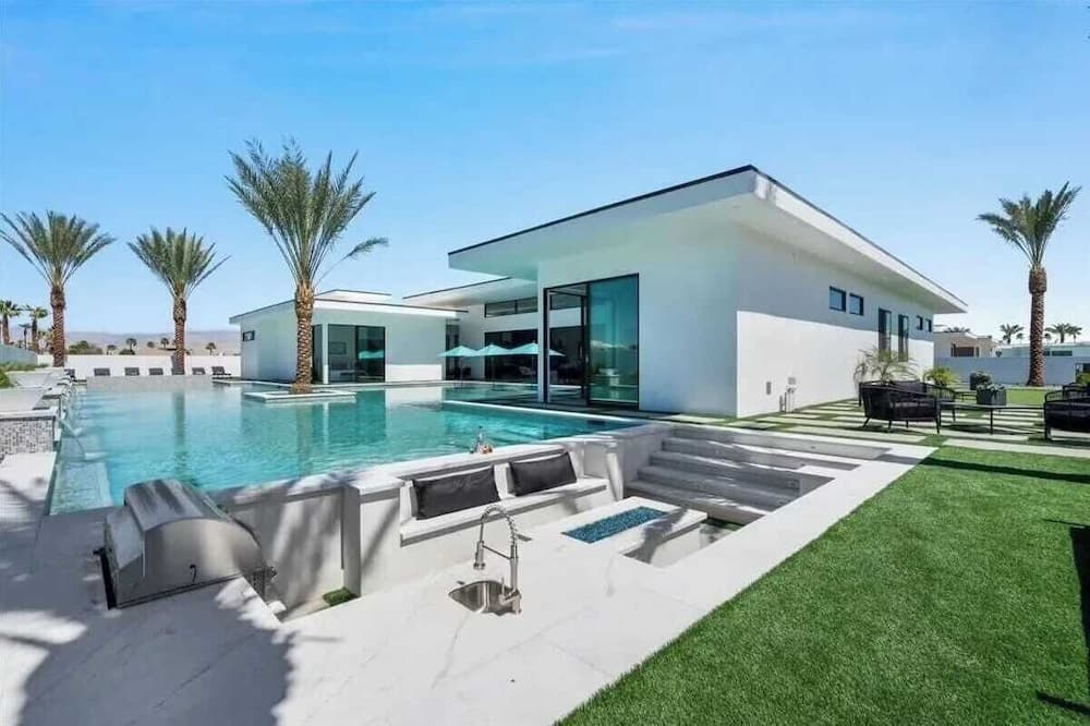 Bravo Villa #13 - Image 42