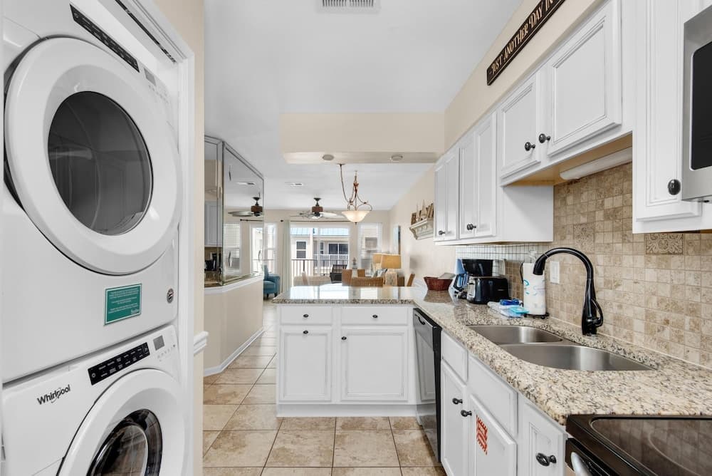 Harry's Beach House - Image 14