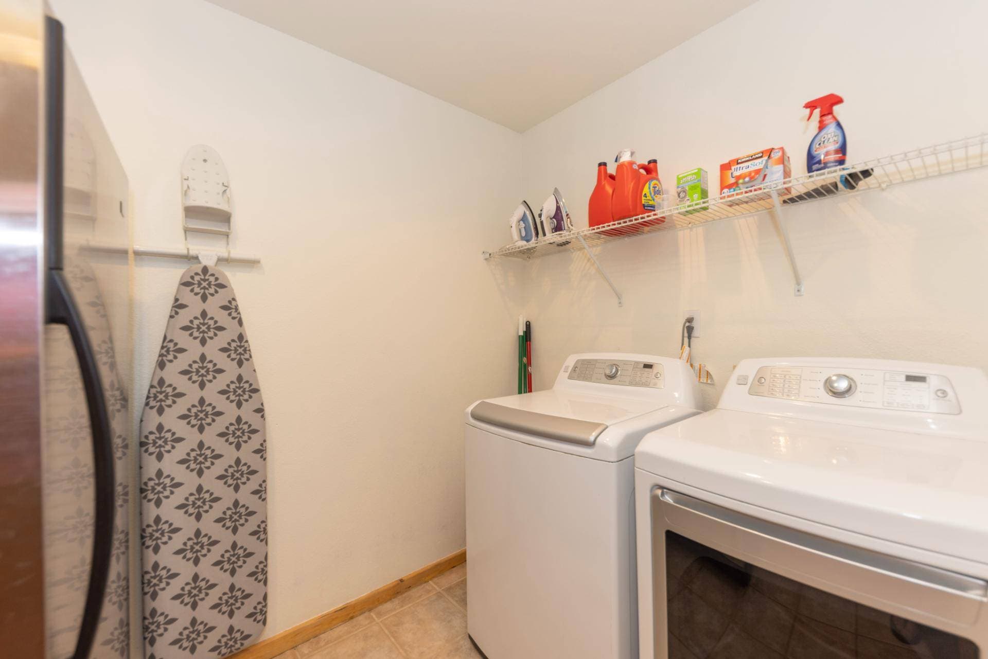 Ski Hill Lodge - Image 33