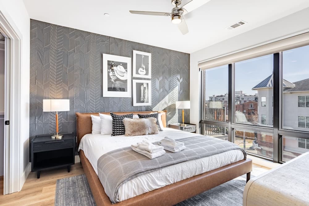 Outlaw's Den - Image 4